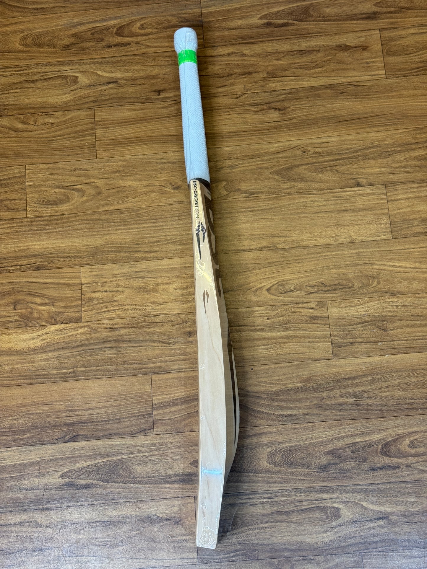 DSC DAVID MILLER PLAYER EDITION ENGLISH WILLOW CRICKET BAT-SH