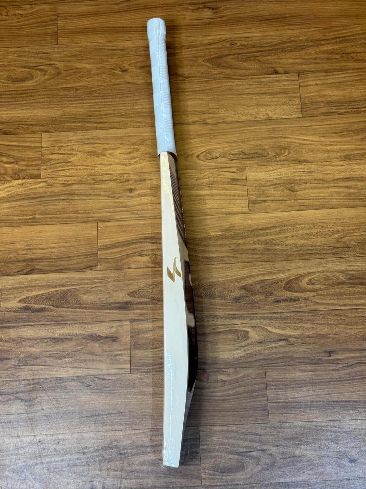 SG TRIPLE CROWN XTREME ENGLISH WILLOW CRICKET BAT-SH