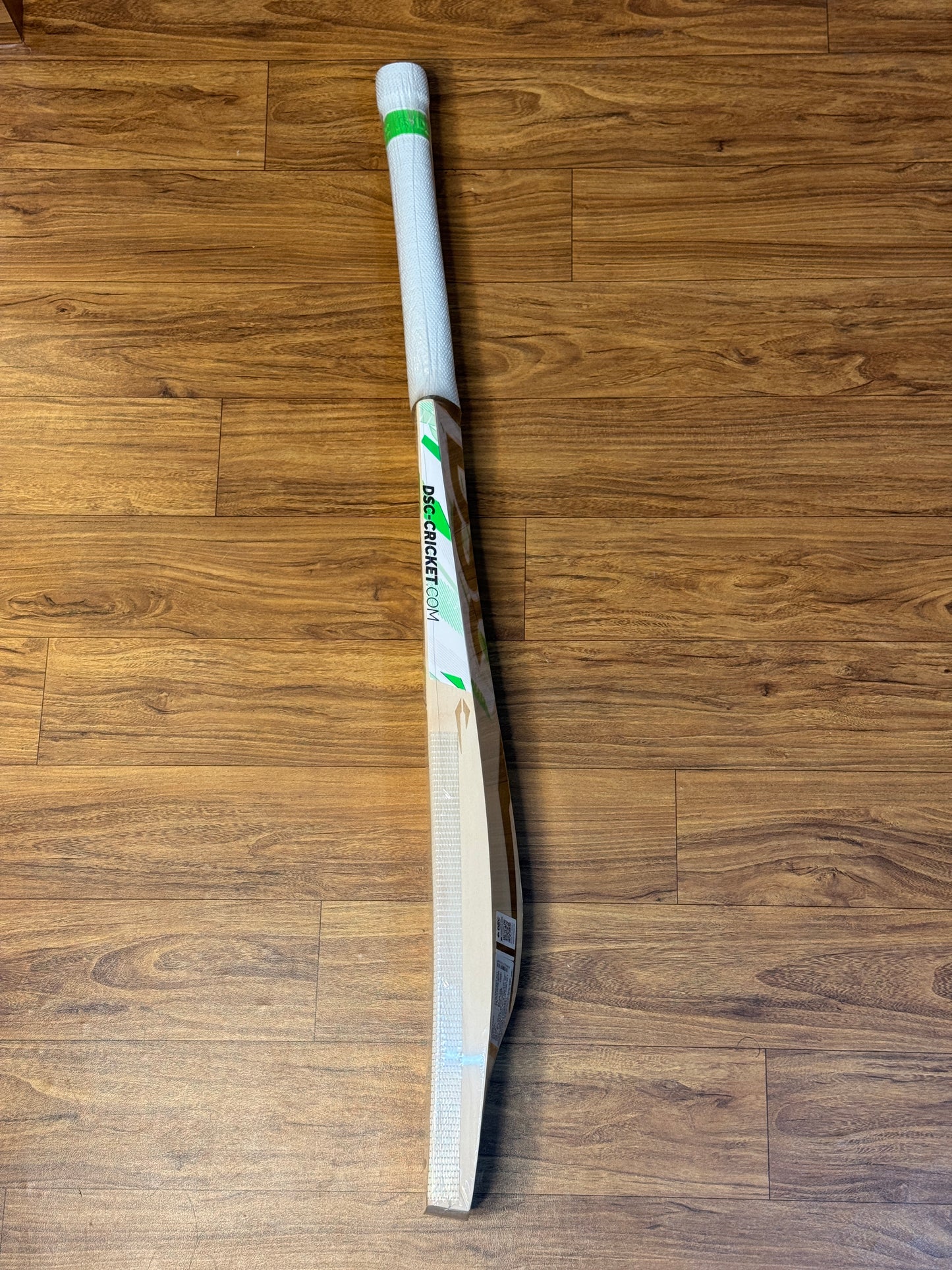 DSC PLAYER EDITION ENGLISH WILLOW CRICKET BAT-SH