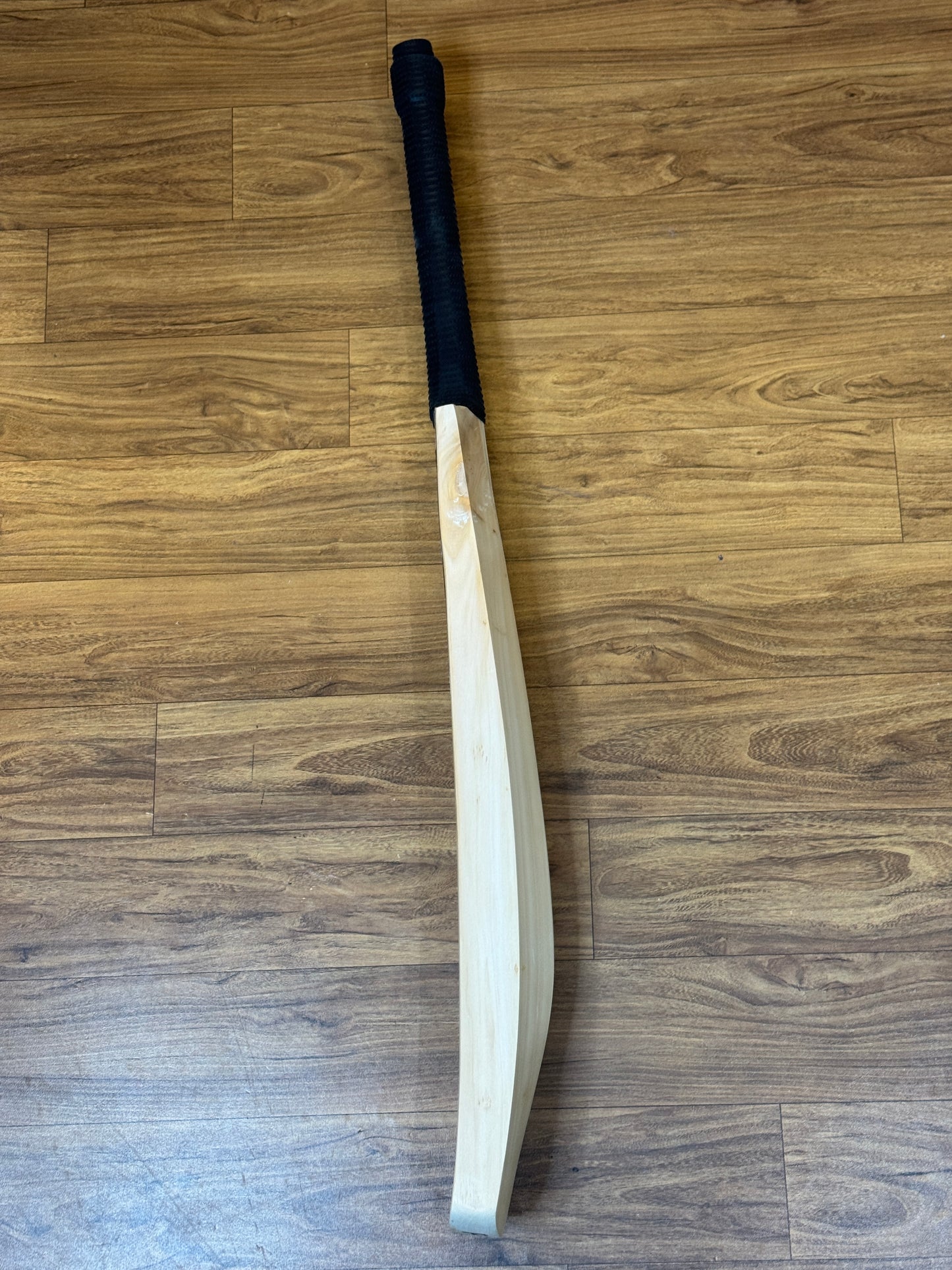 DC7 PLAYER EDITION ENGLISH WILLOW CRICKET BAT(HARDIK PANDYA)-SH
