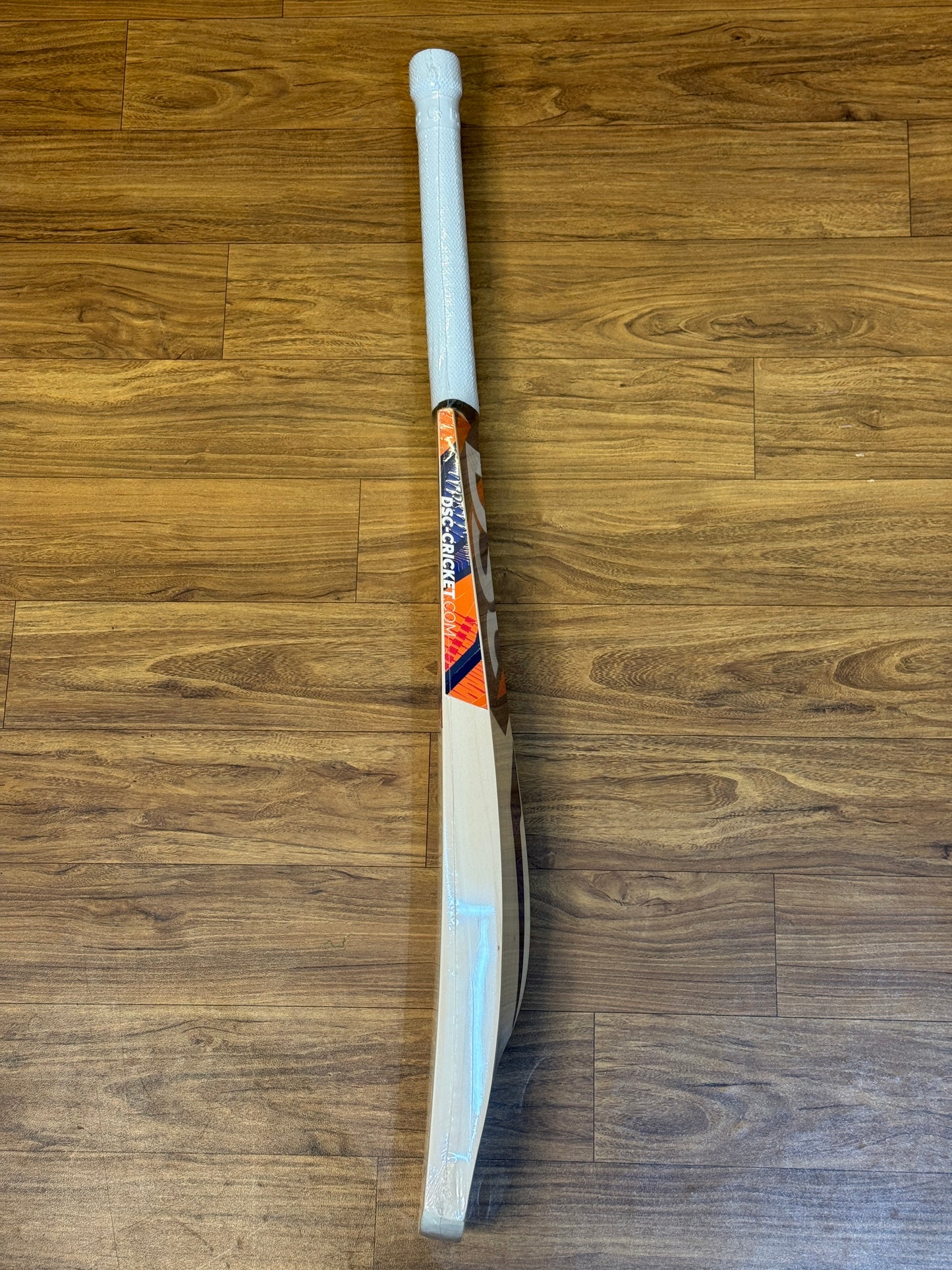 DSC KRUNCH 7.0 ENGLISH WILLOW CRICKET BAT-SH