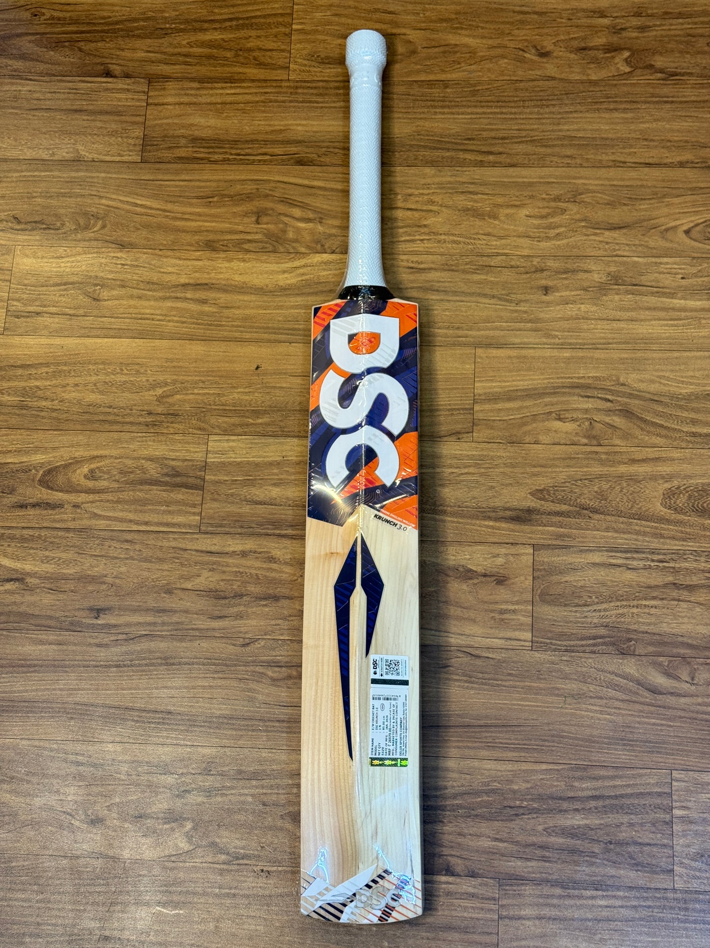 DSC KRUCNH 3.0 ENGLISH WILLOW CRICKET BAT - SH