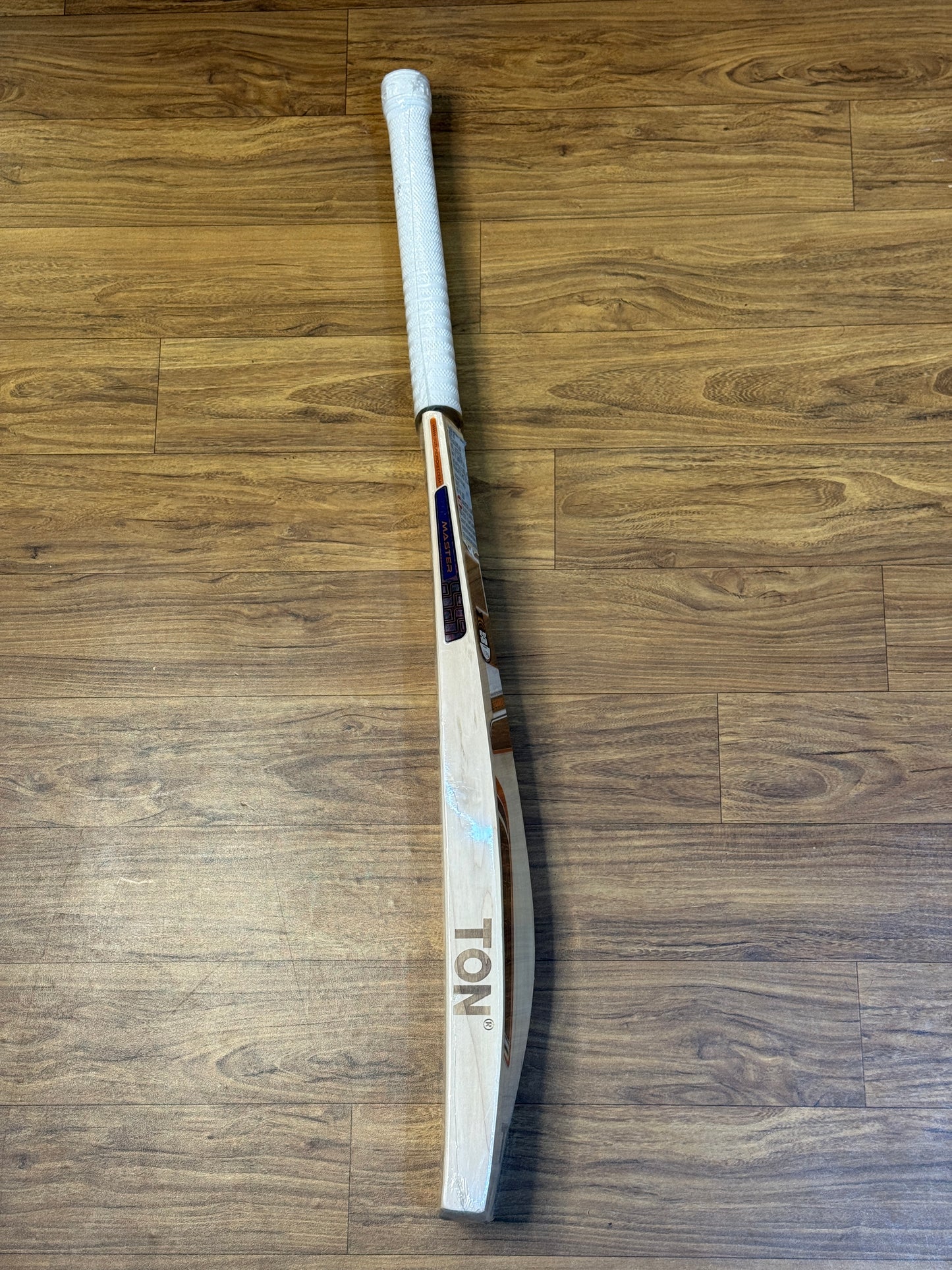 SS MASTER 5000 ENGLISH WILLOW CRICKET BAT-SH