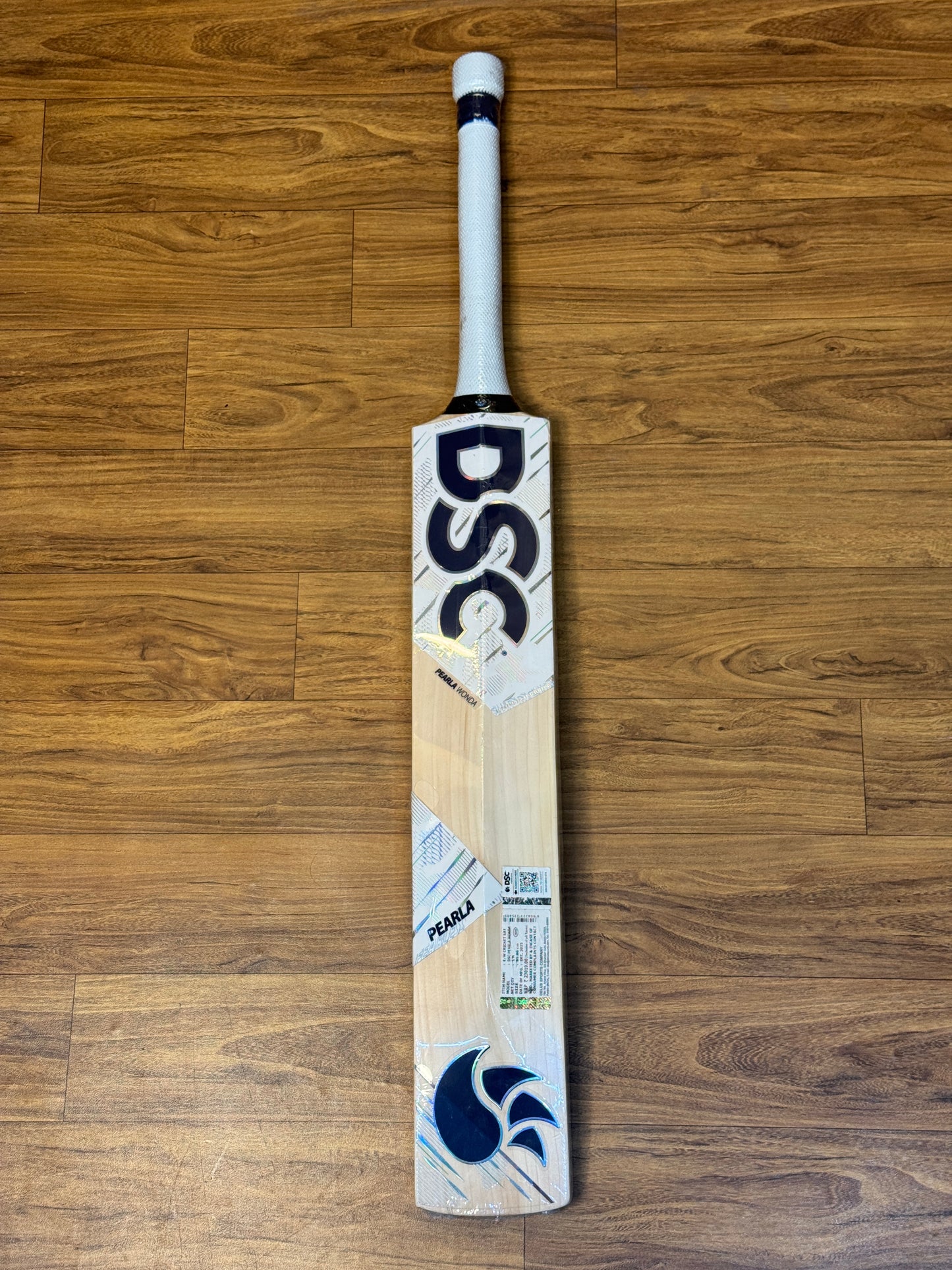 DSC PEARLA WONDA ENGLISH WILLOW CRICKET BAT - SH