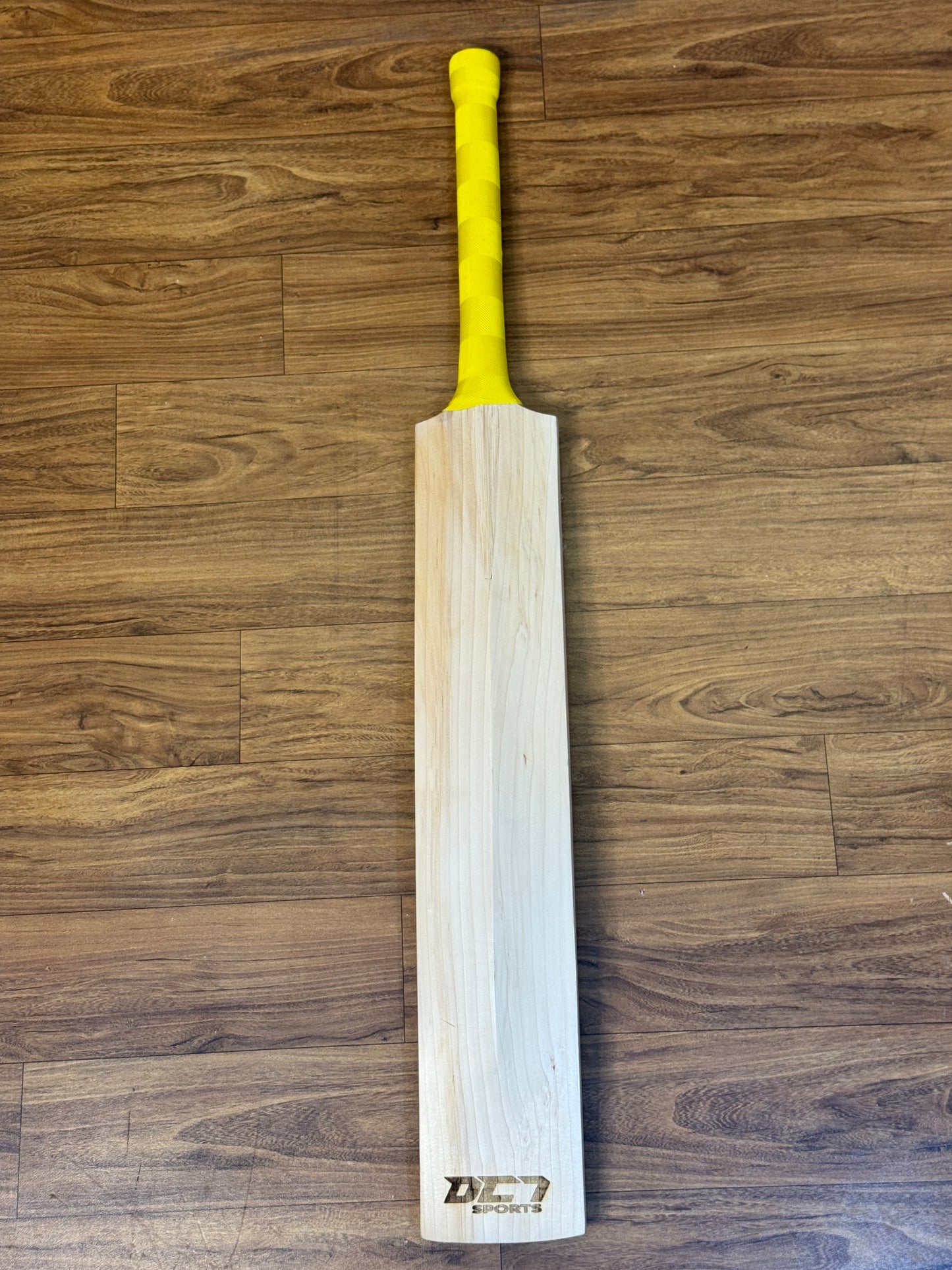 DC7 ROHIT SHARMA ENGLISH WILLOW CRICKET BAT-SH