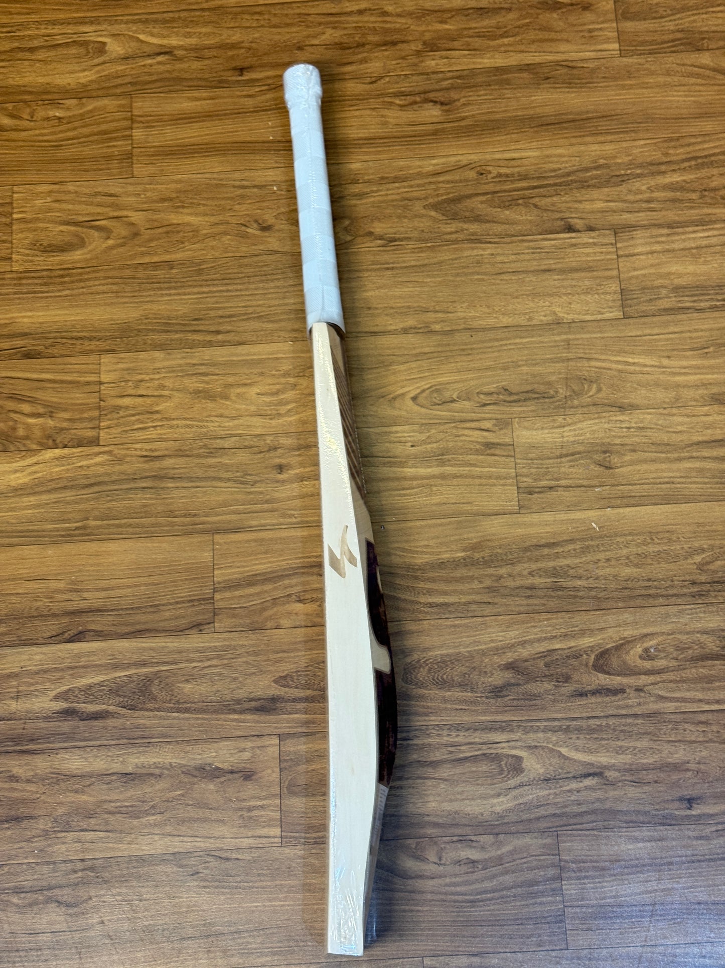 SG TRIPLE CROWN XTREME ENGLISH WILLOW CRICKET BAT-SH