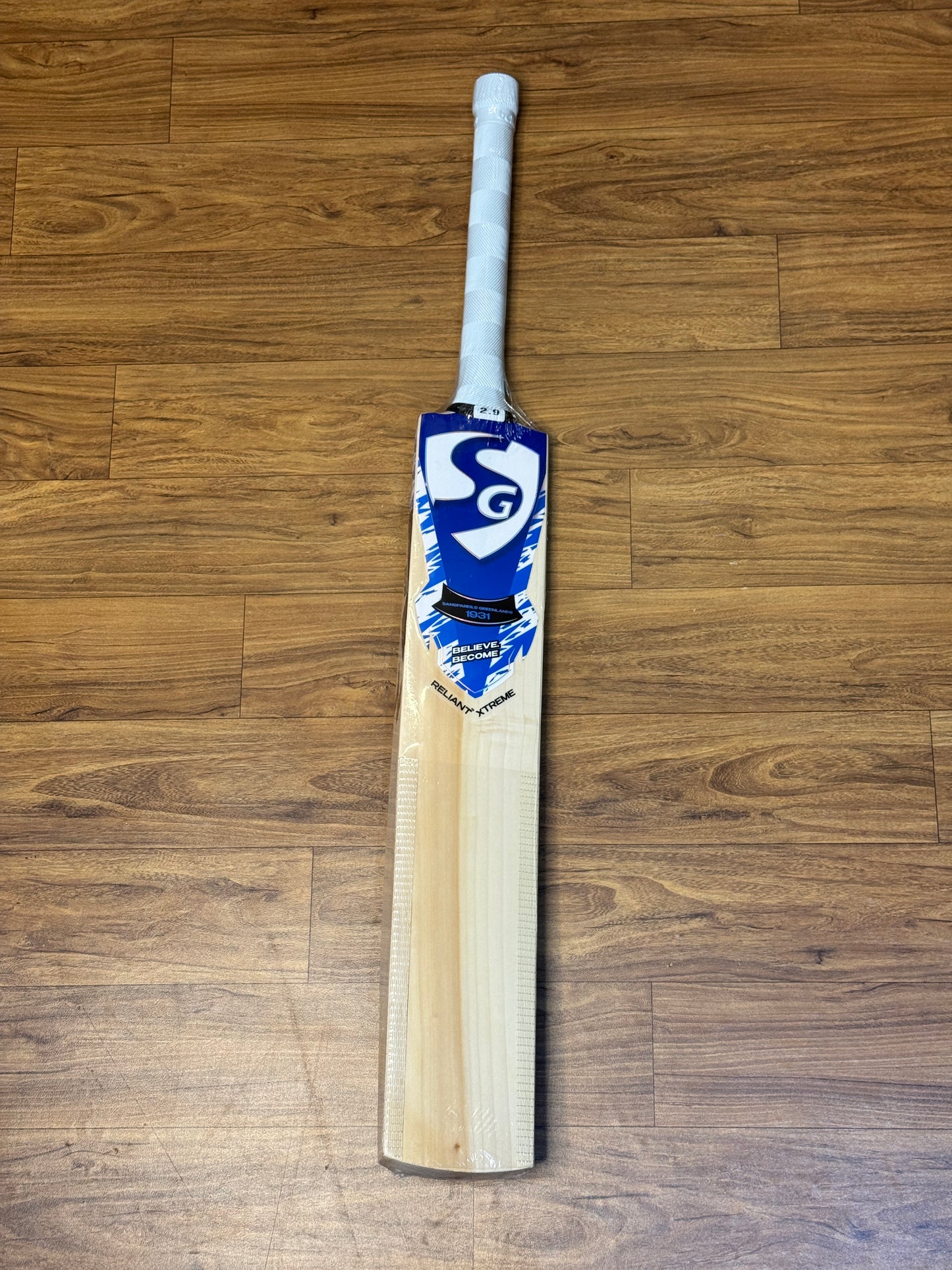 SG RELIANT XTREME ENGLISH WILLOW CRICKET BAT - SH