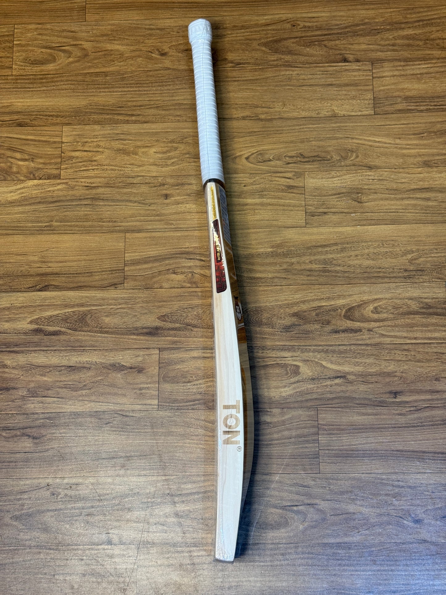 SS MASTER 2000 ENGLISH WILLLOW CRICKET BAT-SH