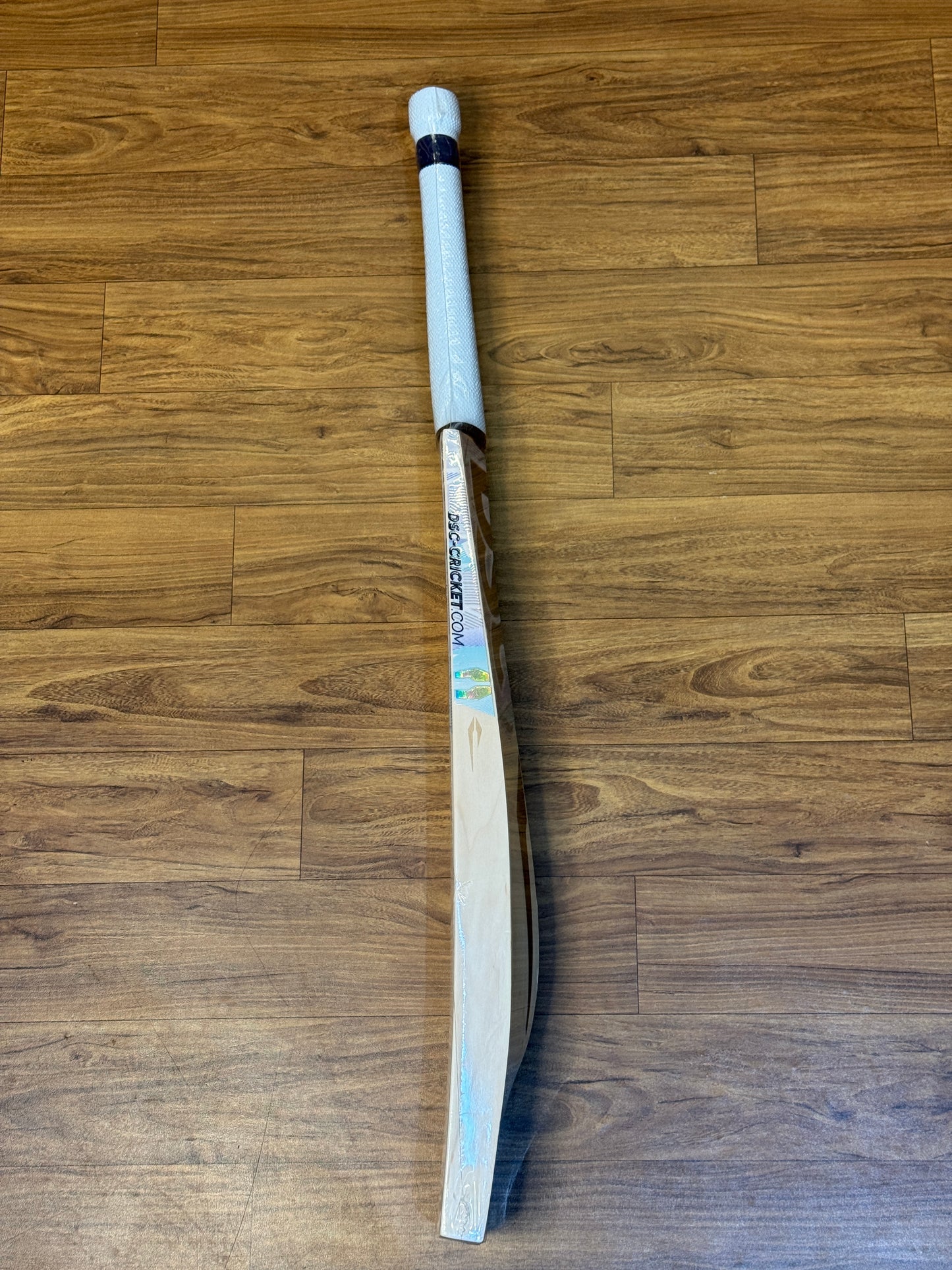 DSC NISHANKA PLAYER ENGLISH WILLOW CRICKET BAT - SH