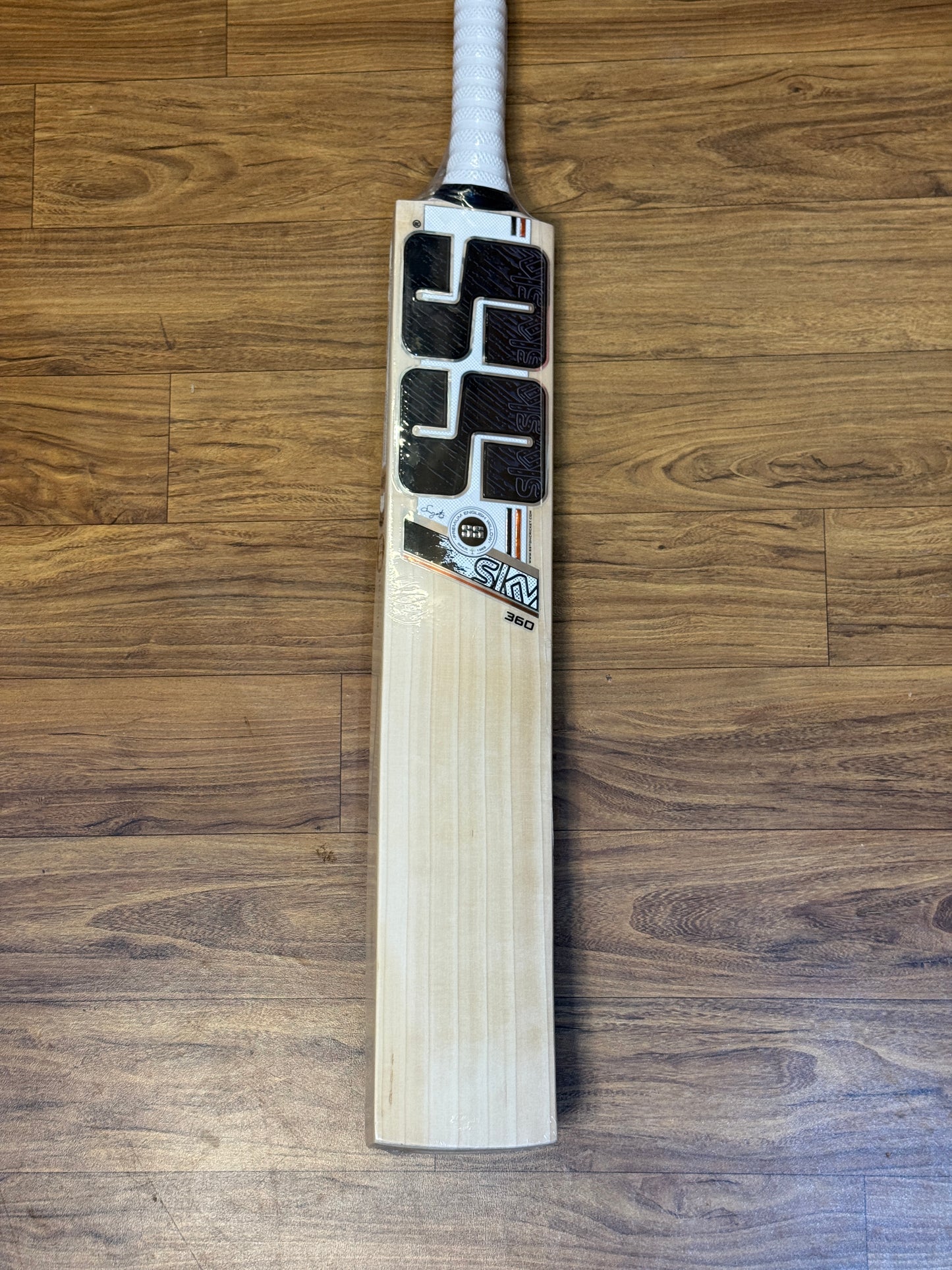 SS SKY 360 ENGLISH WILLOW CRICKET BAT-SH