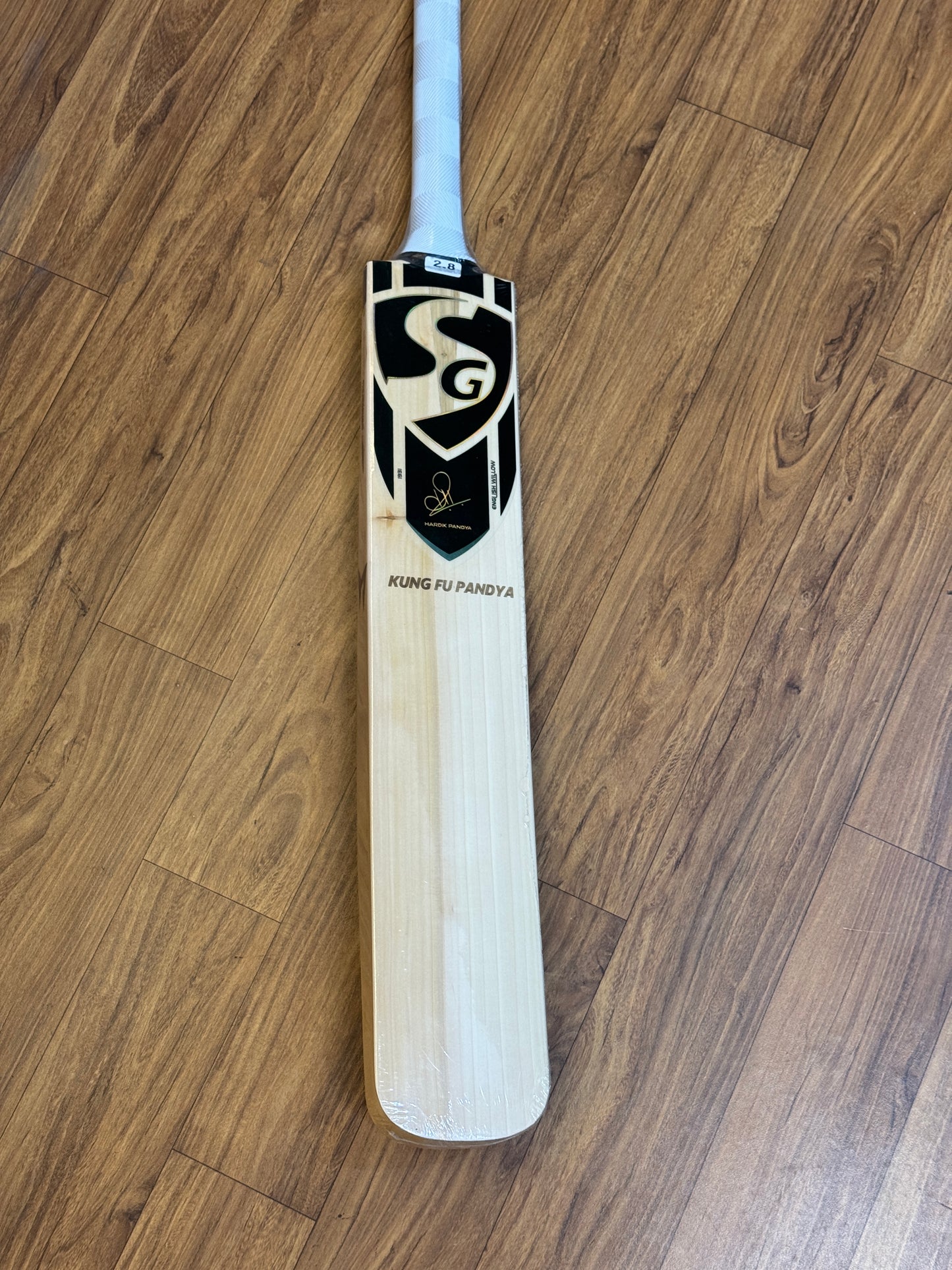 SG KUNG FU PANDYA ENGLISH WILLOW CRICKET BAT-SH