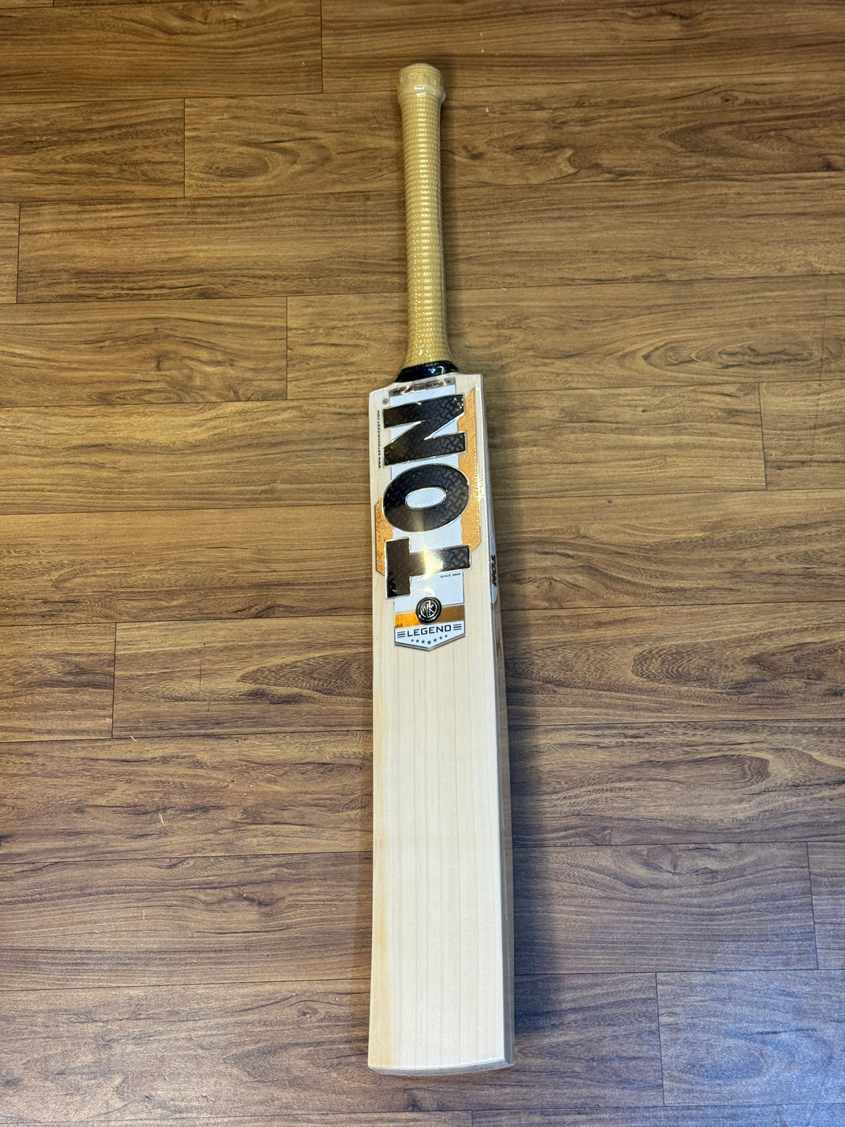 SS TON LEGEND ENGLISH WILLOW CRICKET BAT-SH