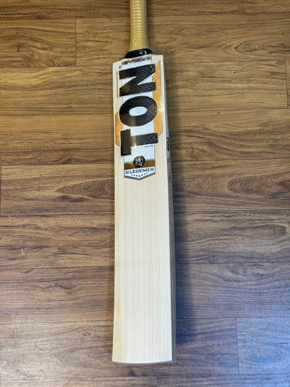 SS TON LEGEND ENGLISH WILLOW CRICKET BAT-SH