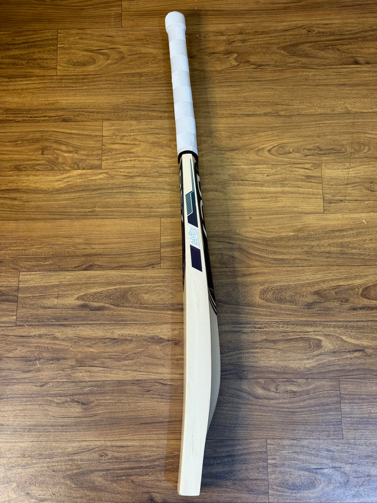 DC7 PLAYER PRO ENGLISH WILLOW CRICKET BAT-SH