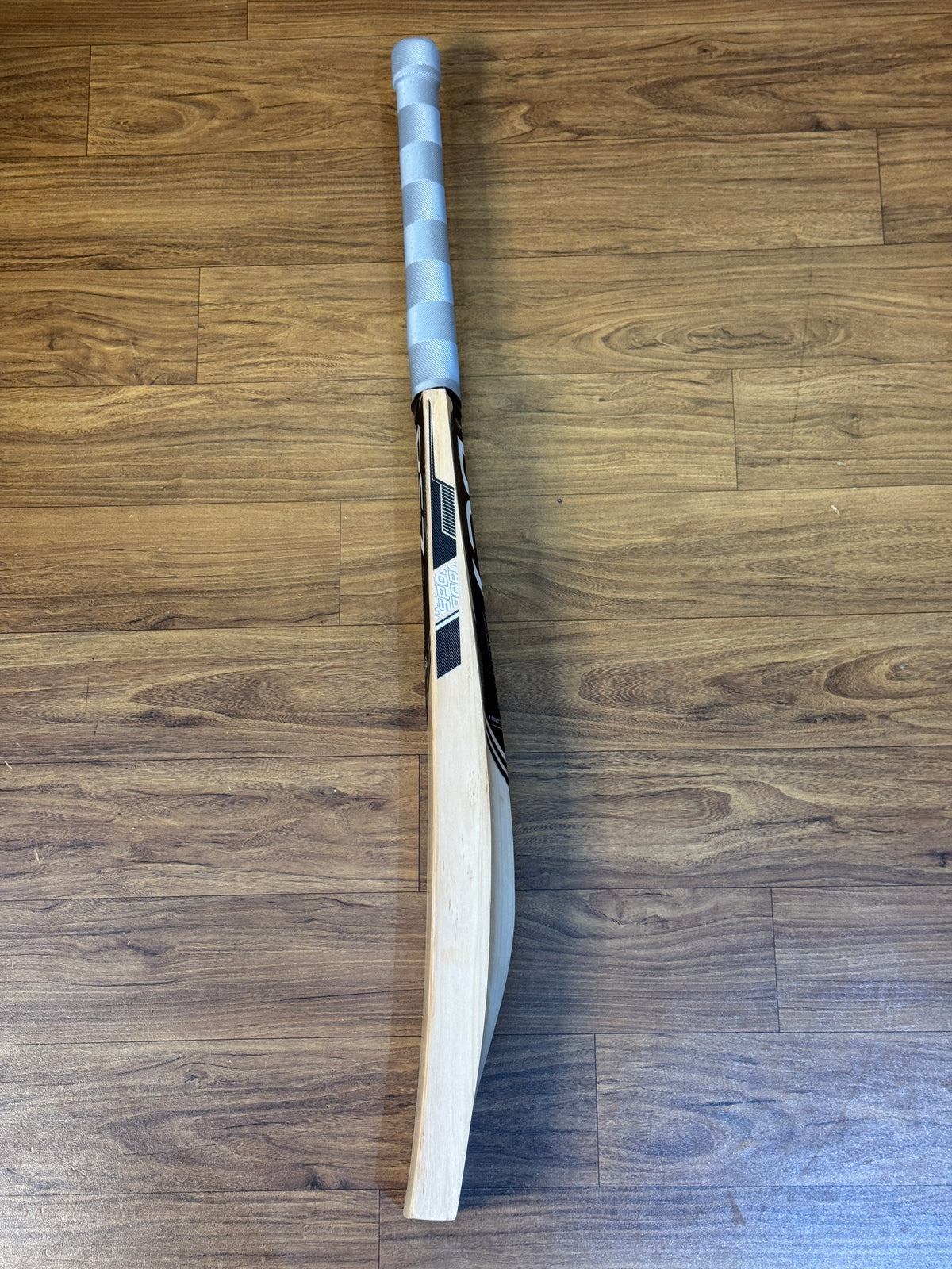 DC7 BLACK RESERVE ENGLISH WILLOW CRICKET BAT-SH