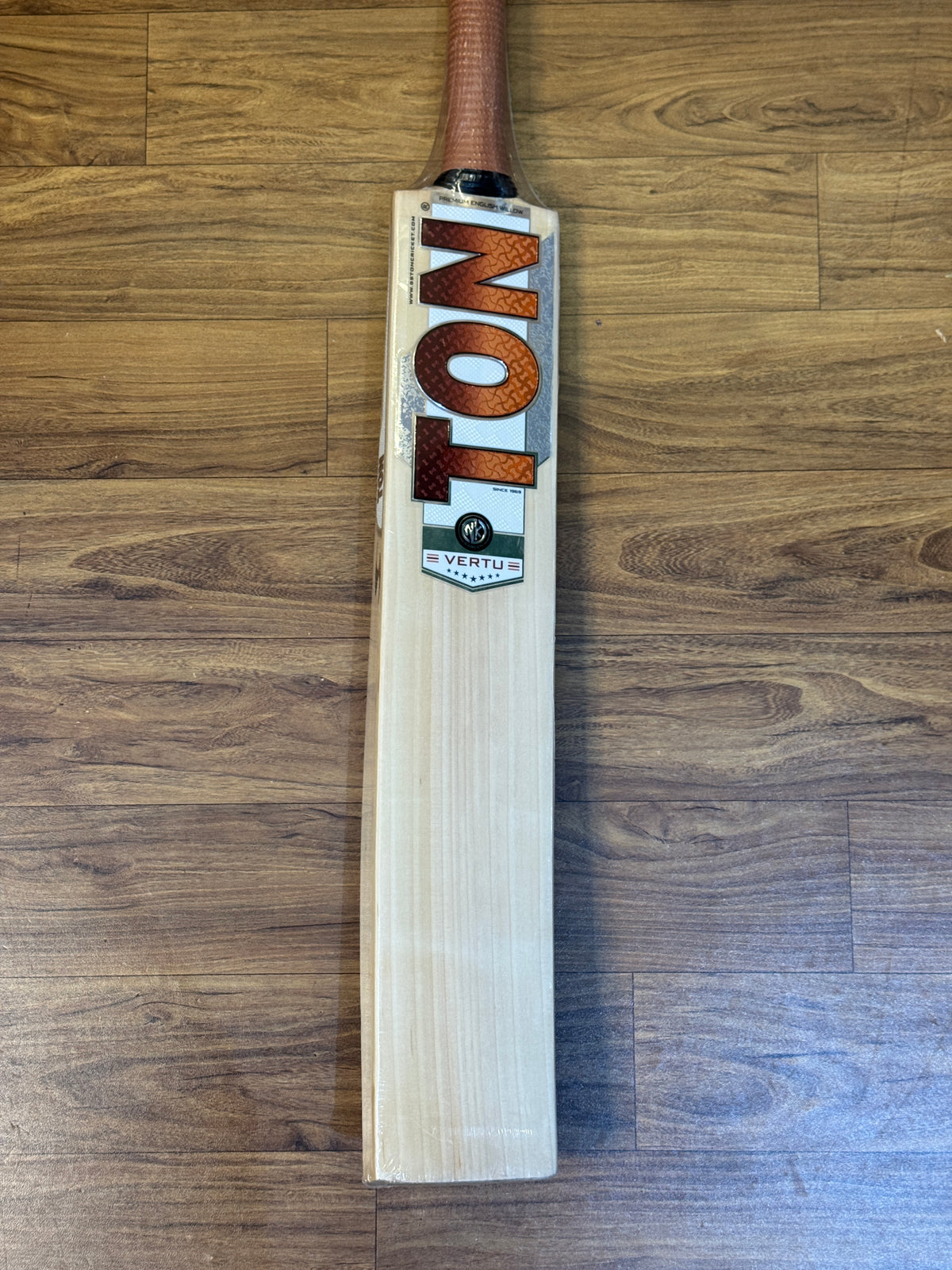 SS TON VERTU ENGLISH WILLOW CRICKET BAT-SH
