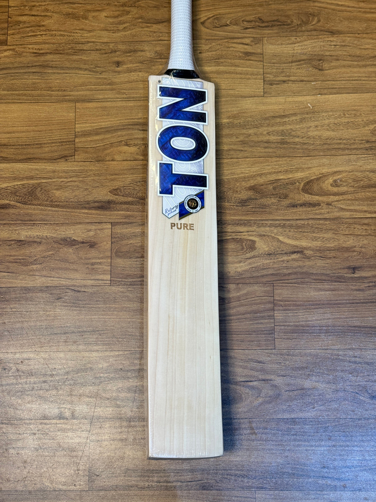 SS TON RUTURAJ GAIKWAD PURE ENGLISH WILLOW CRICKET BAT-SH