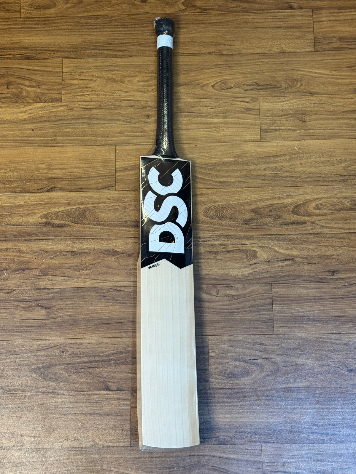 DSC BLAK 550 ENGLISH WILLOW CRICKET BAT-SH