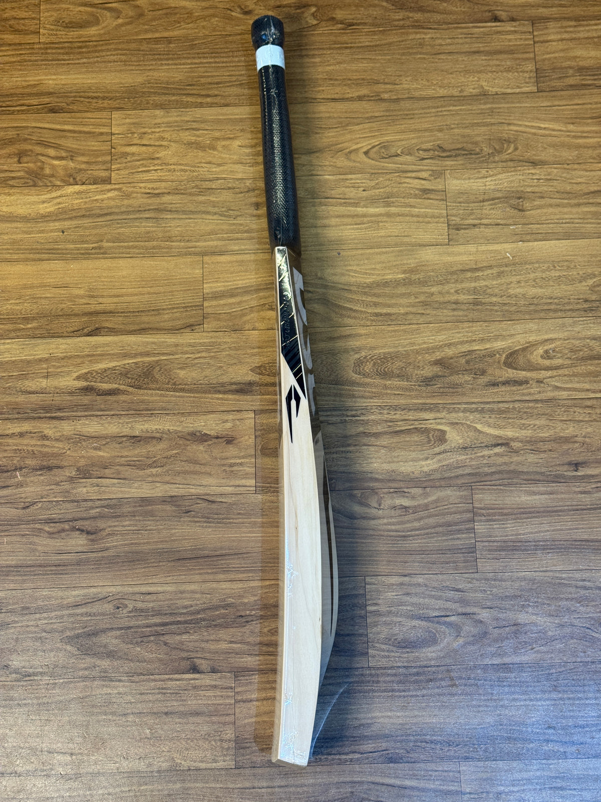 DSC BLAK 550 ENGLISH WILLOW CRICKET BAT-SH
