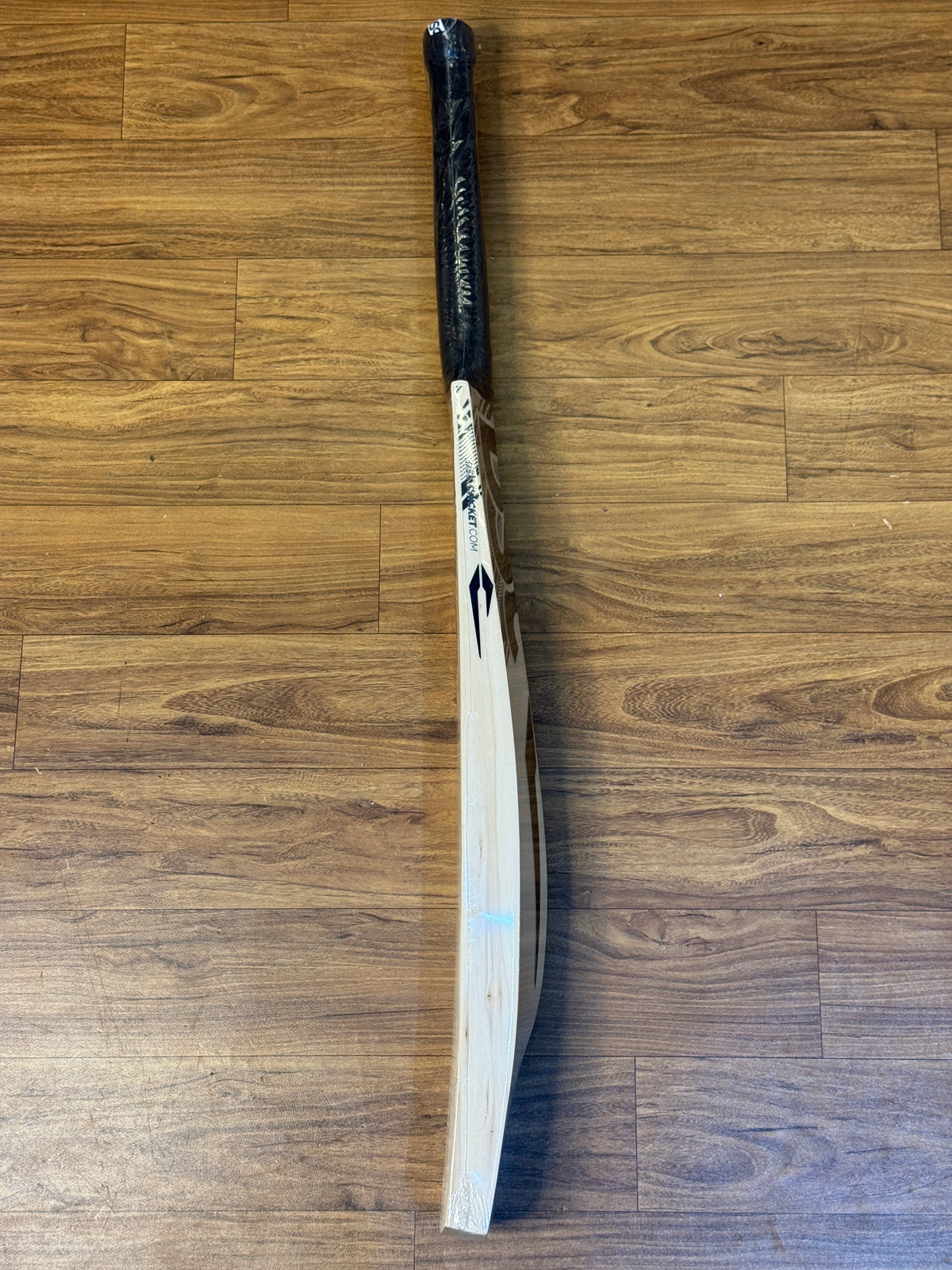 DSC BLAK MAVERICK ENGLISH WILLOW CRICKET BAT-SH