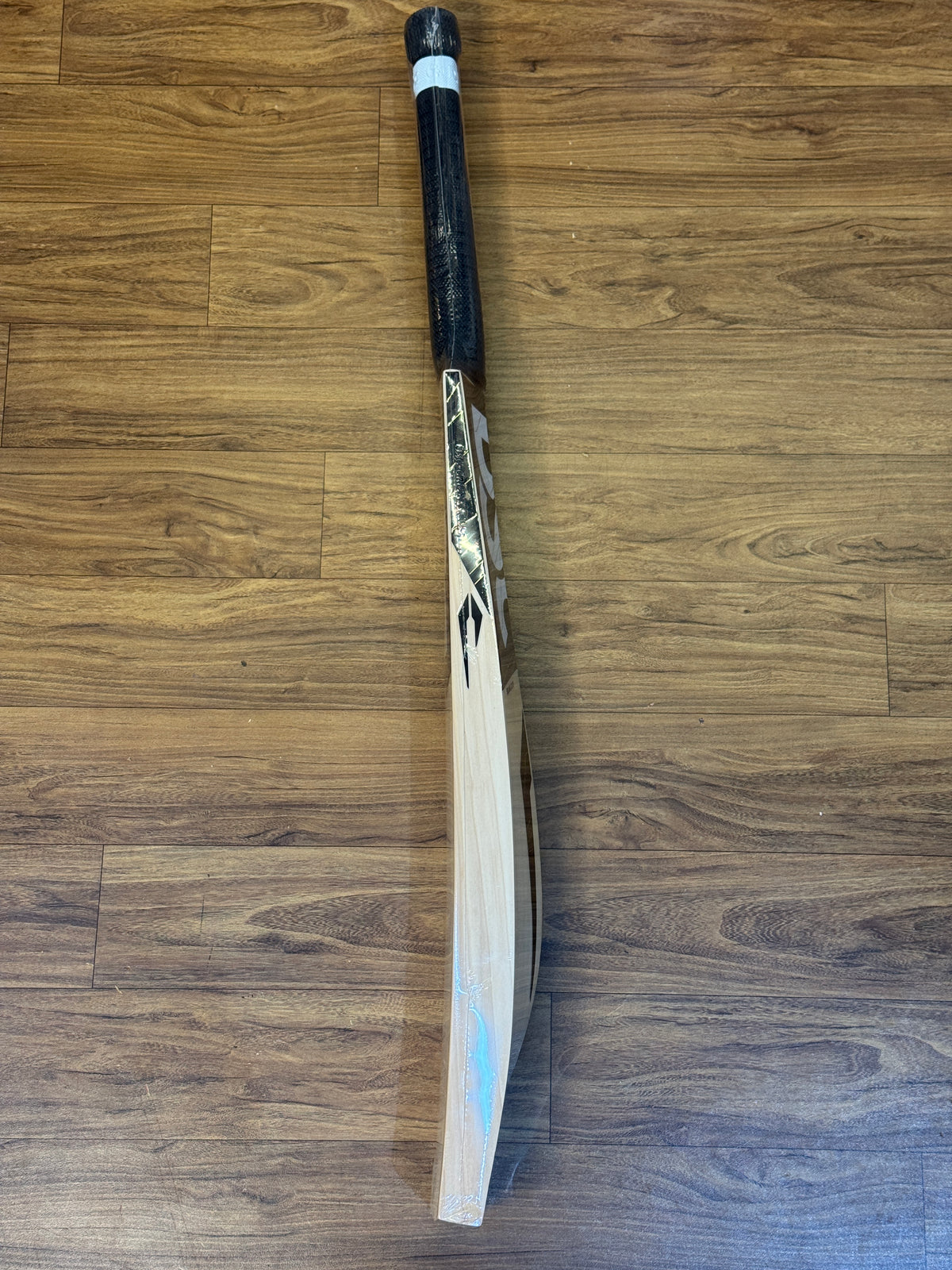 DSC BLAK 400 ENGLISH WILLOW CRICKET BAT-SH
