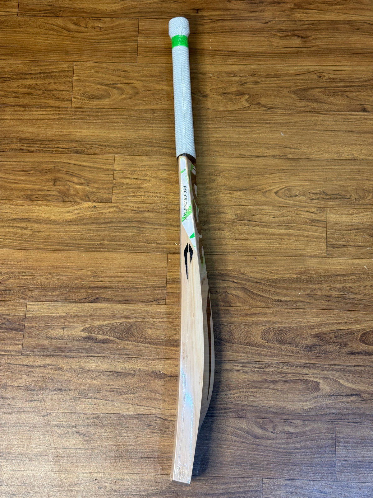 DSC SPLIIT 300 ENGLISH WILLOW CRICKET BAT-SH