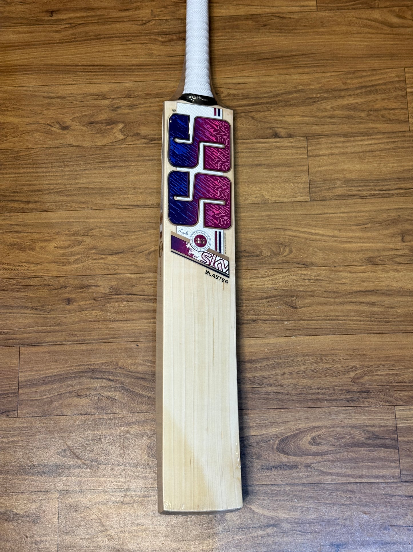 SS SKY BLASTER ENGLISH WILLOW CRICKET BAT-SH