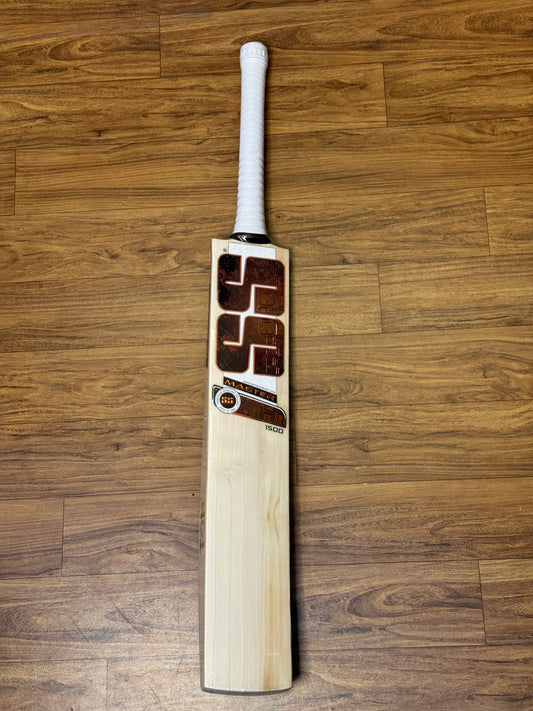 SS MASTER 1500 ENGLISH WILLOW CRICKET BAT-SH