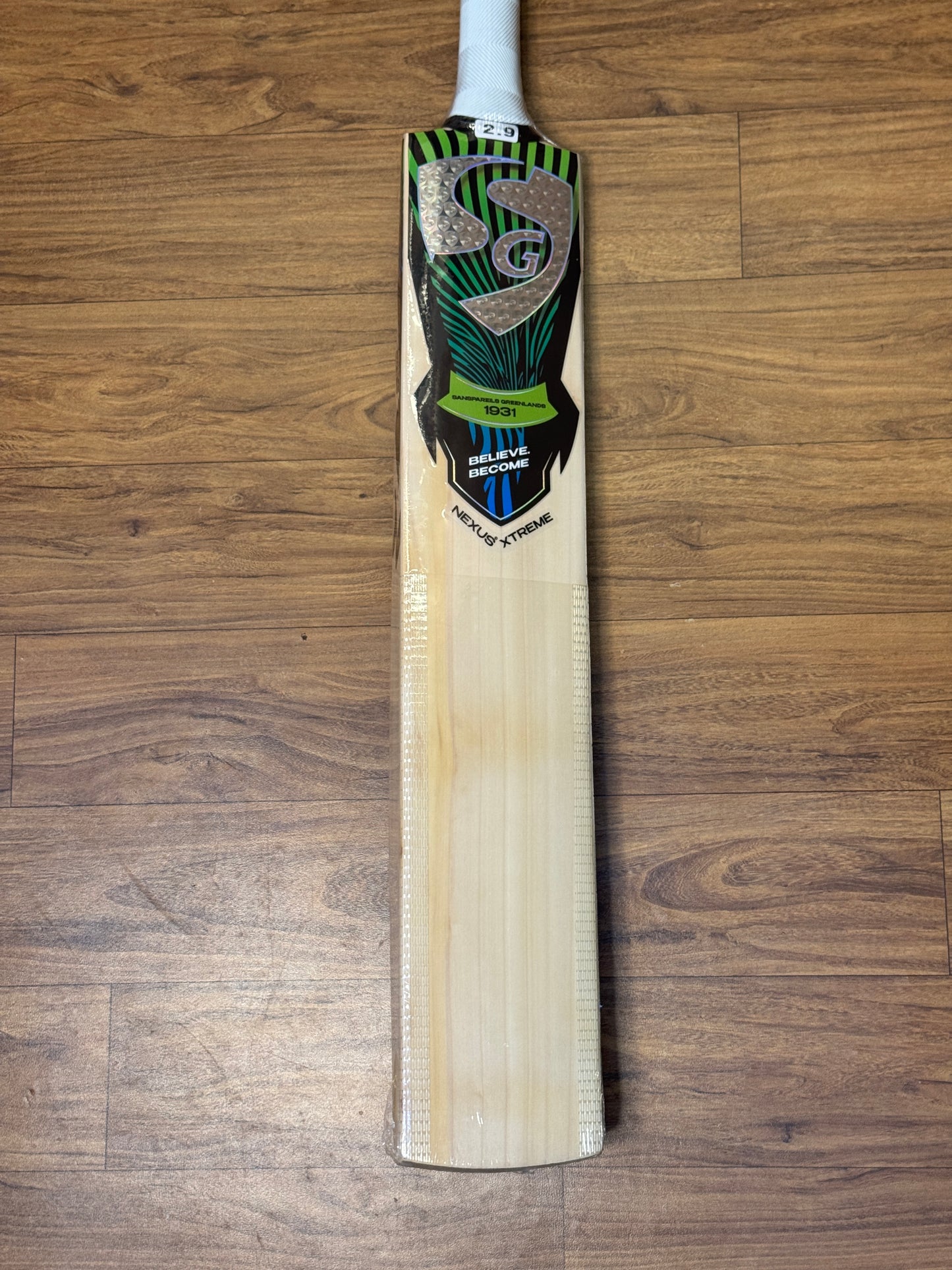 SG NEXUS® XTREME ENGLISH WILLOW CRICKET BAT-SH
