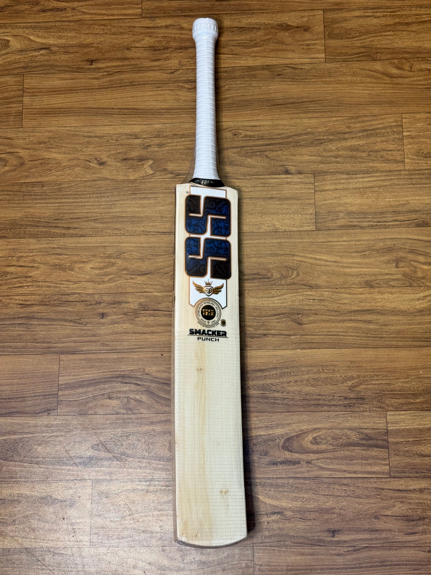 SS SMACKER PUNCH ENGLISH WILLOW CRICKET BAT - SH