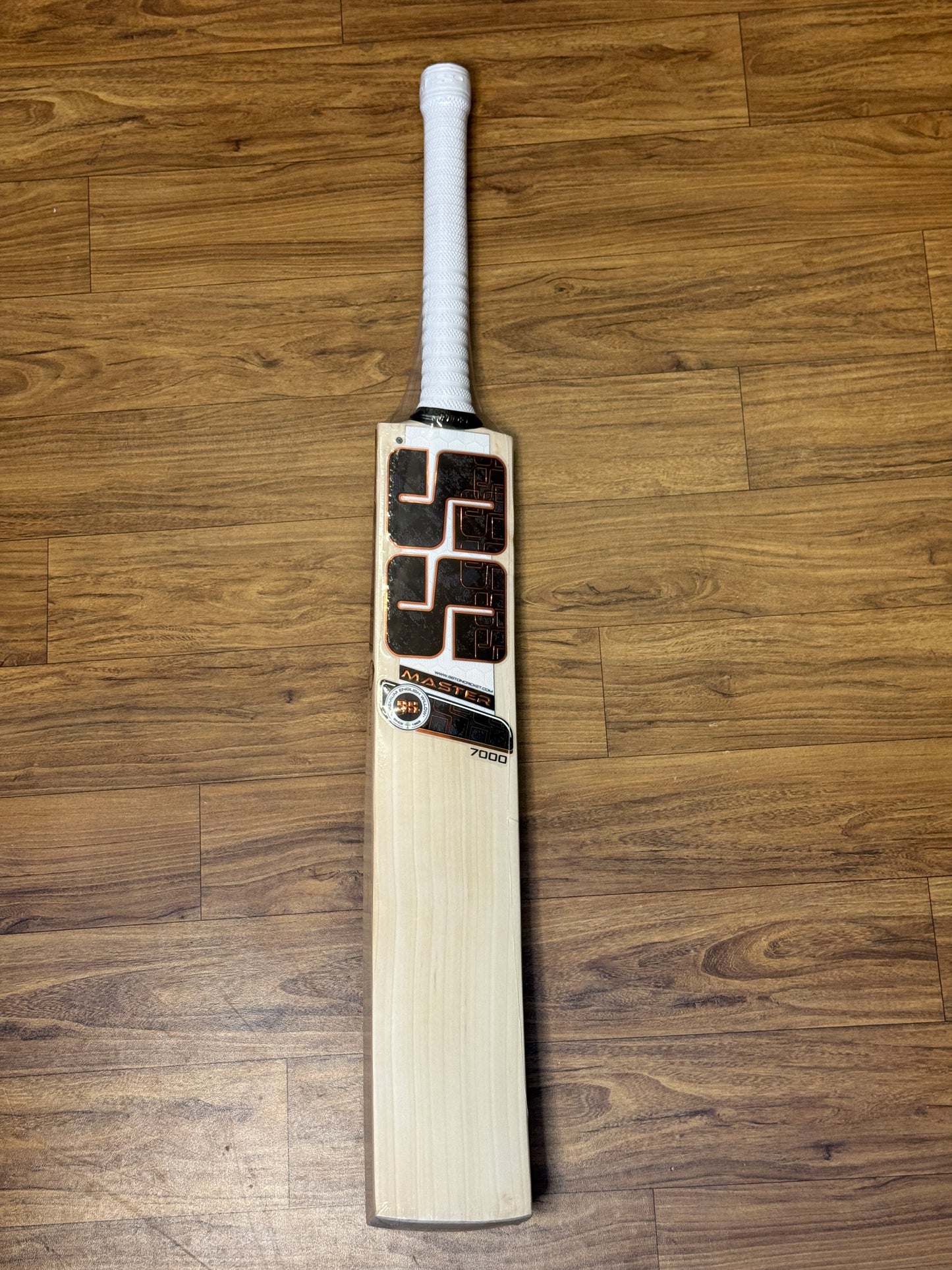 SS MASTER 7000 ENGLISH WILLOW CRICKET BAT-SH