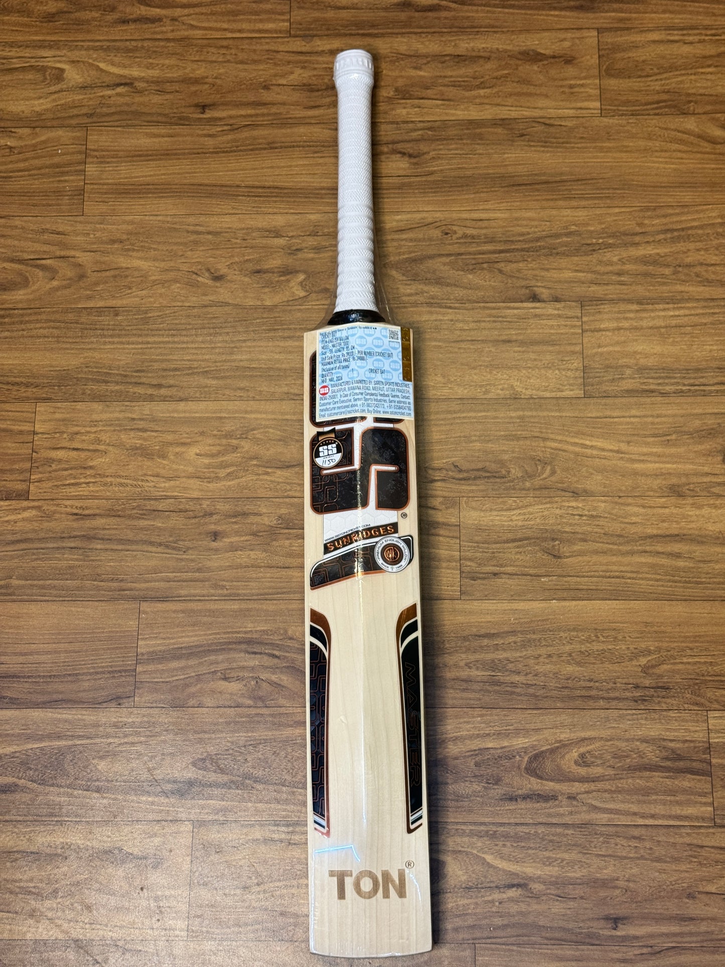 SS MASTER 7000 ENGLISH WILLOW CRICKET BAT-SH