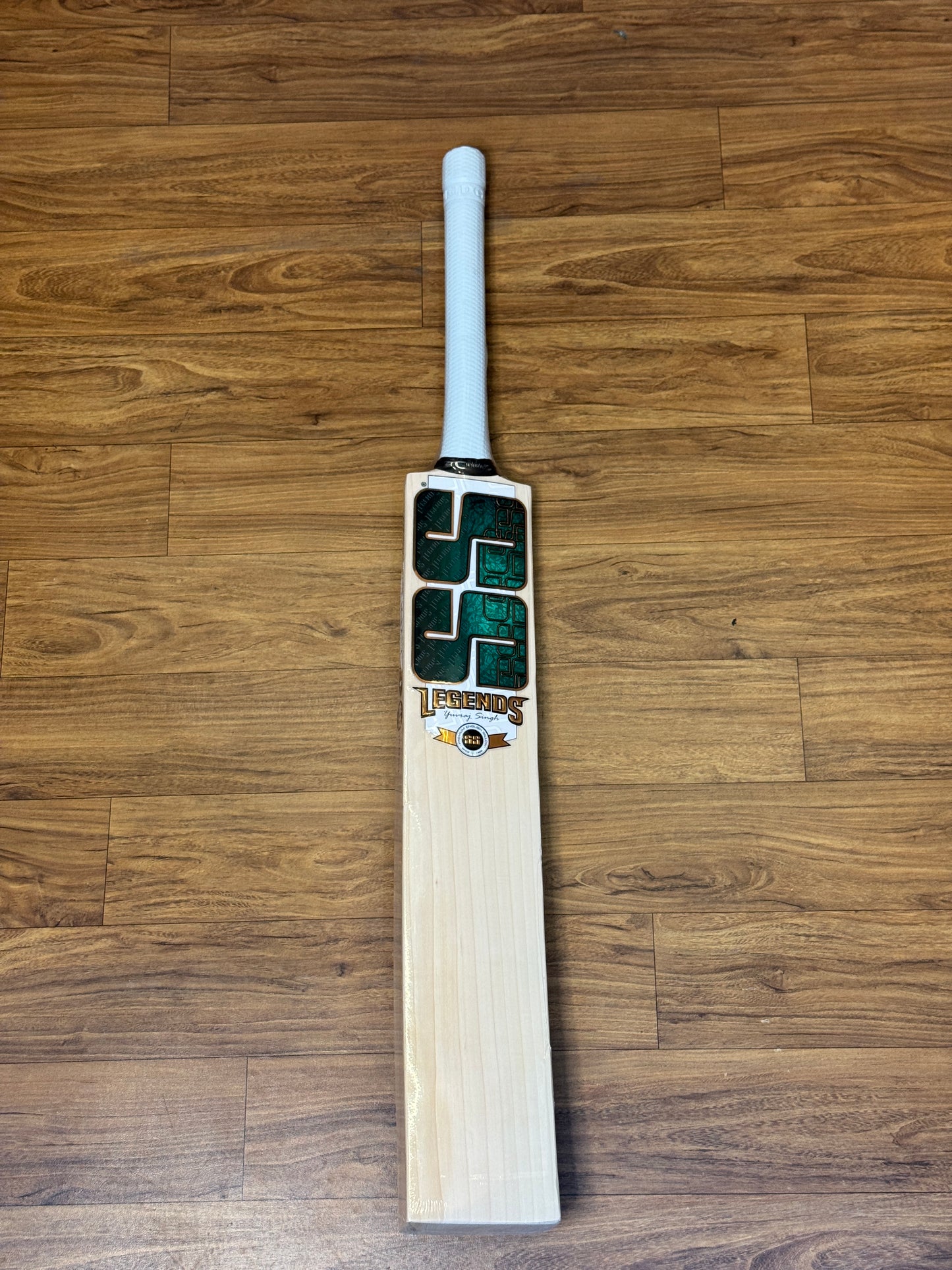 SS LEGEND YUVRAJ SINGH ENGLISH WILLOW CRICKET BAT-SH