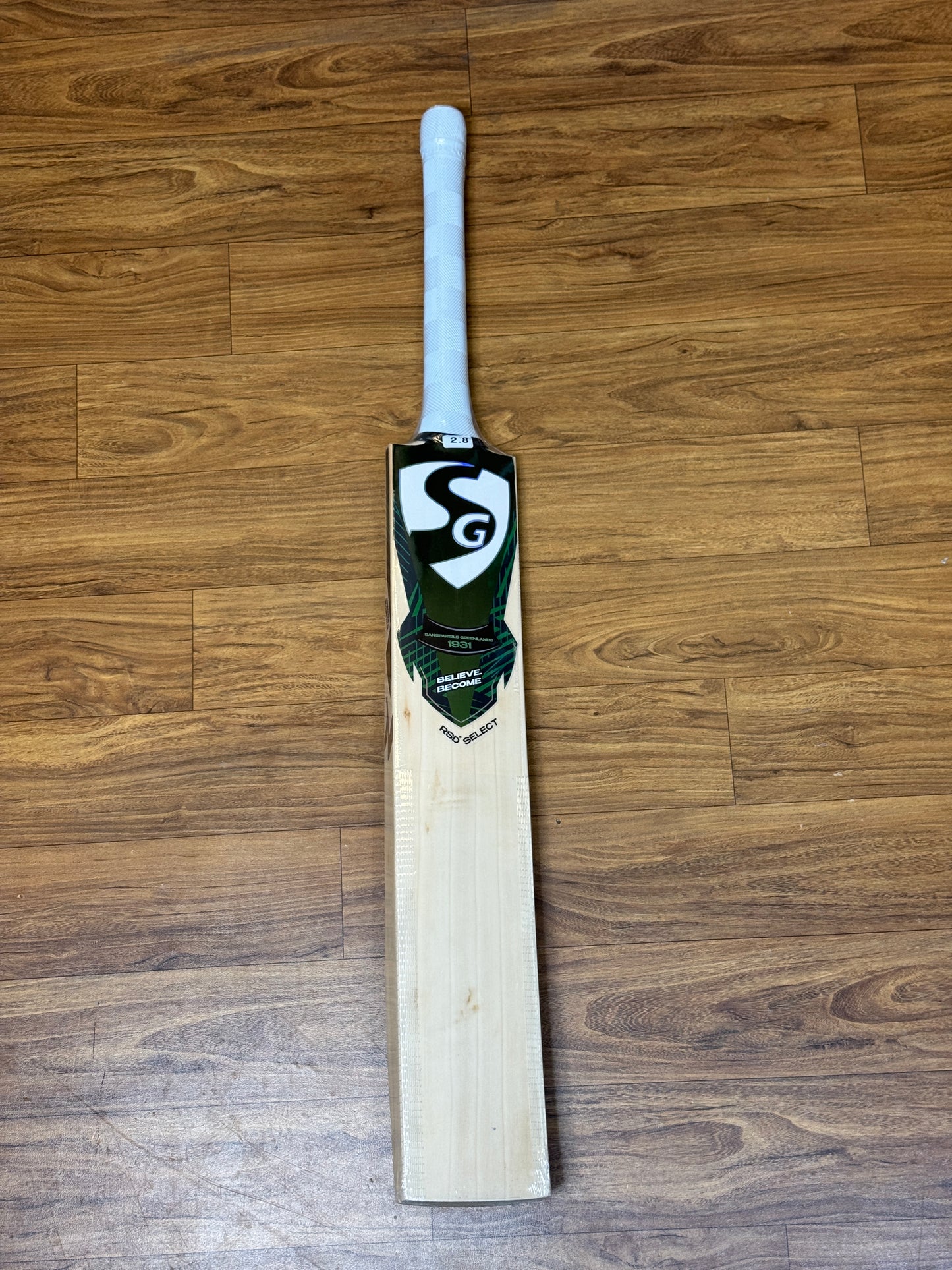 SG RSD® SELECT ENGLISH WILLOW CRICKET BAT-SH