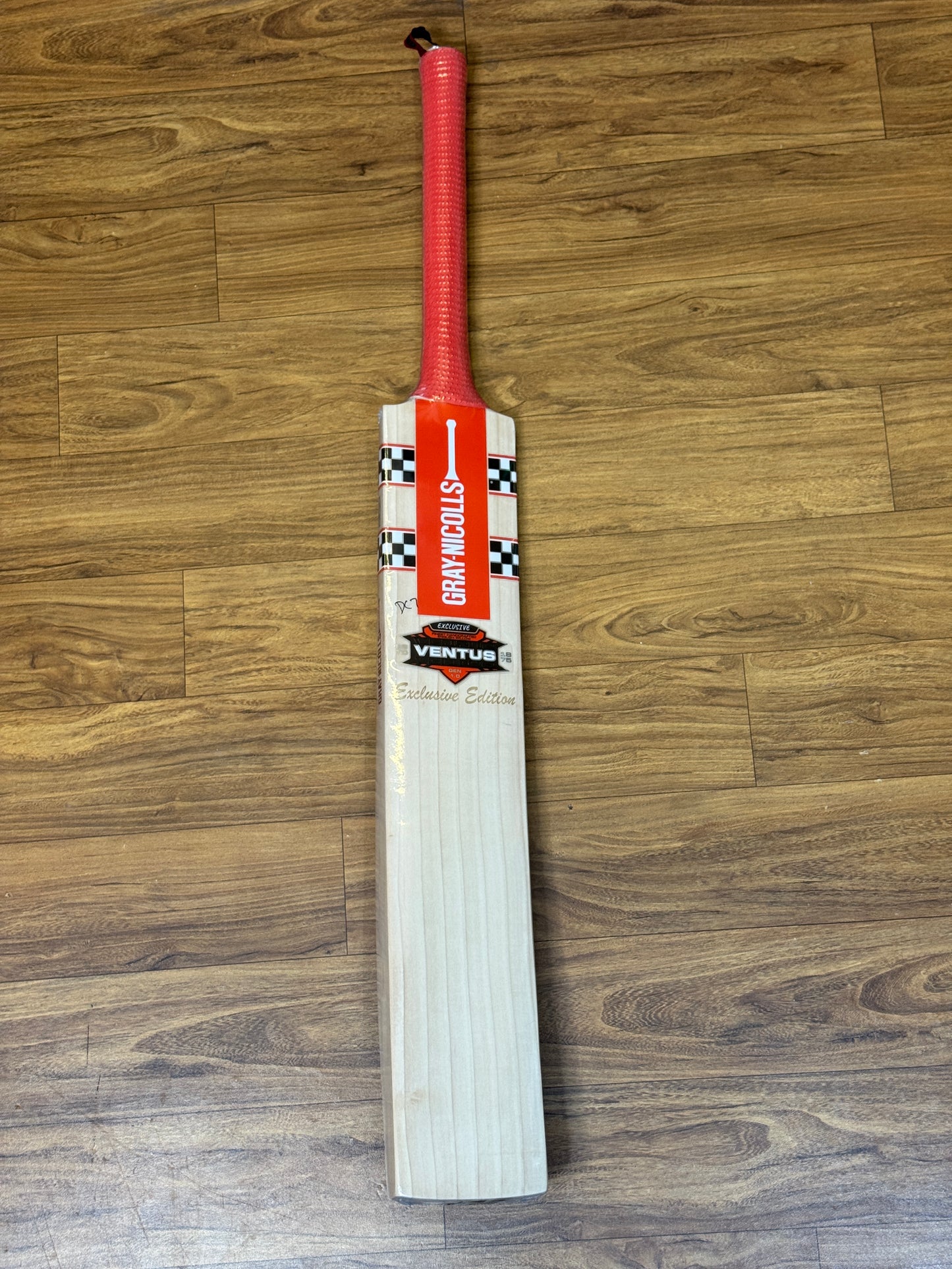GRAY NICOLLS VENTUS EXCLUSIVE EDITION ENGLISH WILLOW CRICKET BAT-SH