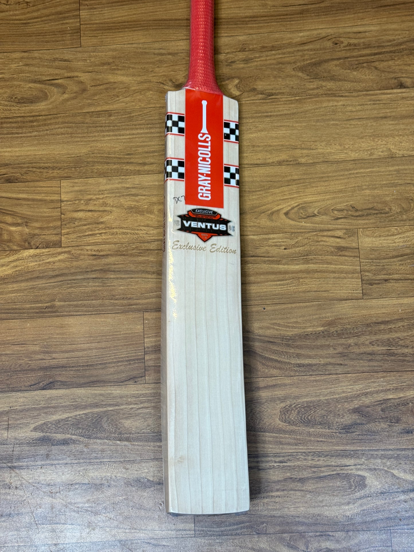 GRAY NICOLLS VENTUS EXCLUSIVE EDITION ENGLISH WILLOW CRICKET BAT-SH