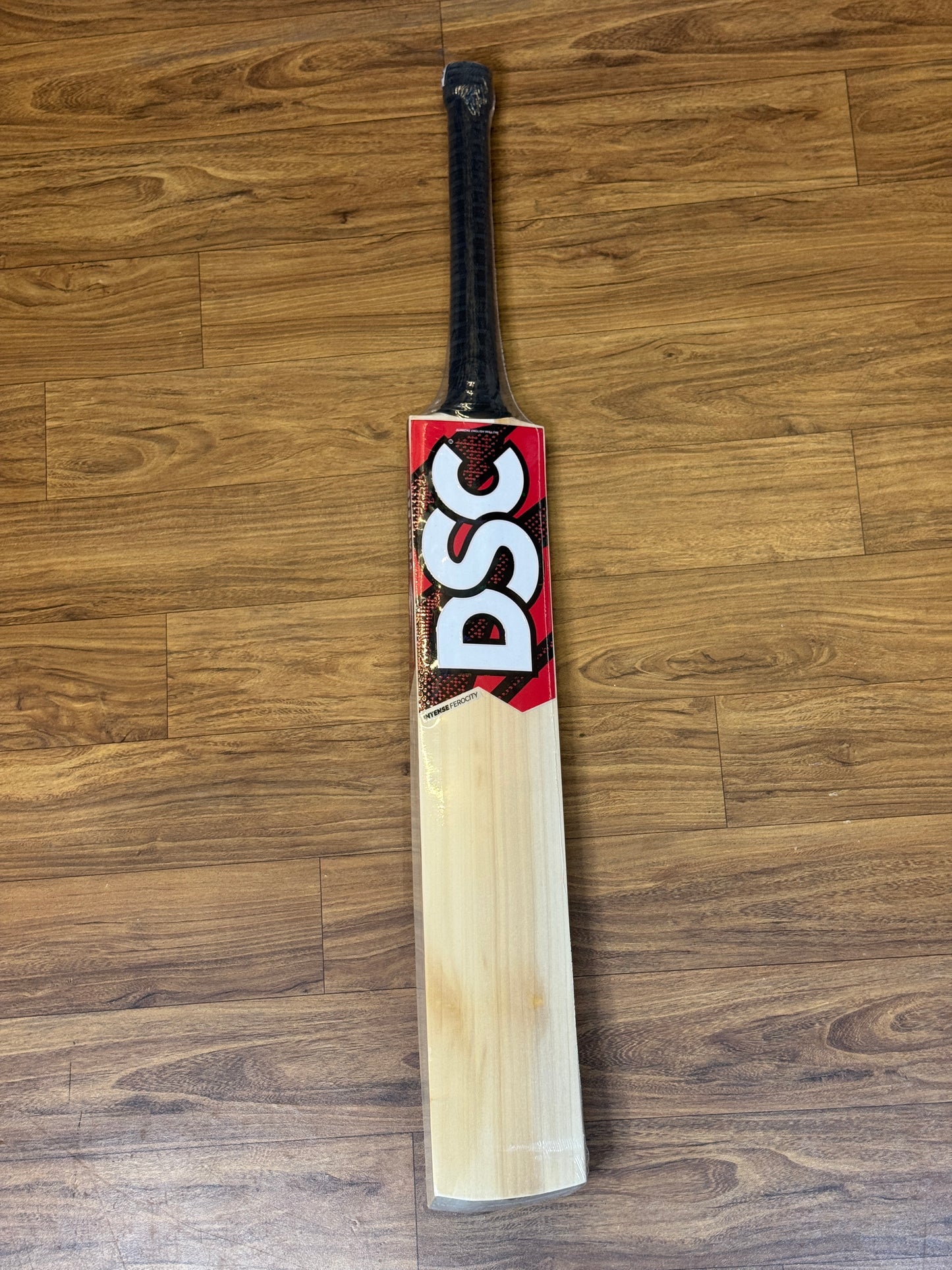 DSC INTENSE FEROCITY ENGLISH WILLOW CRICKET BAT-SH