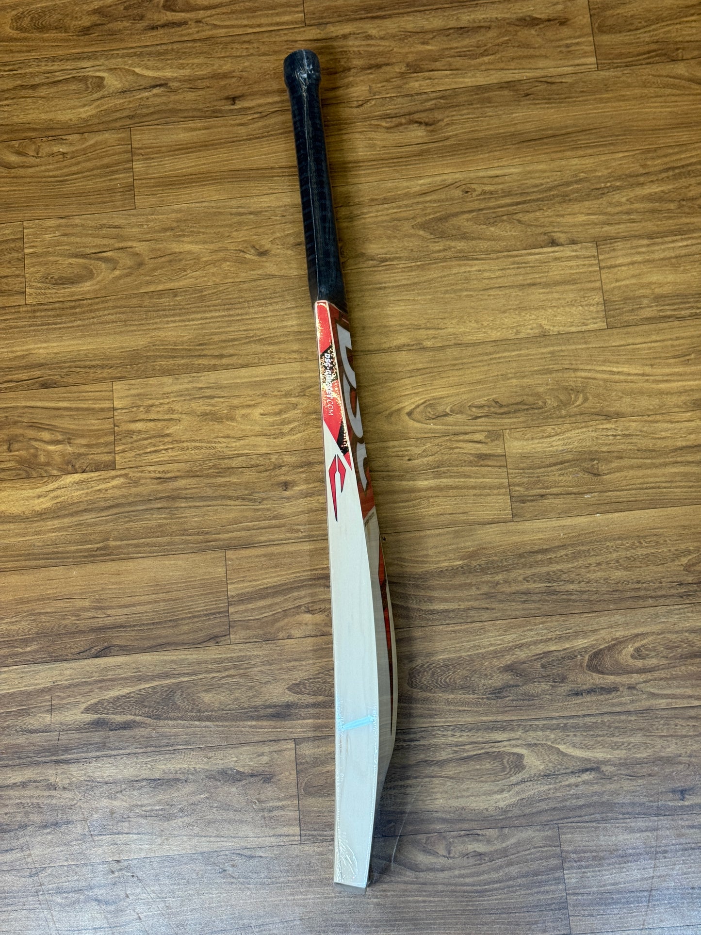 DSC INTENSE FEROCITY ENGLISH WILLOW CRICKET BAT-SH