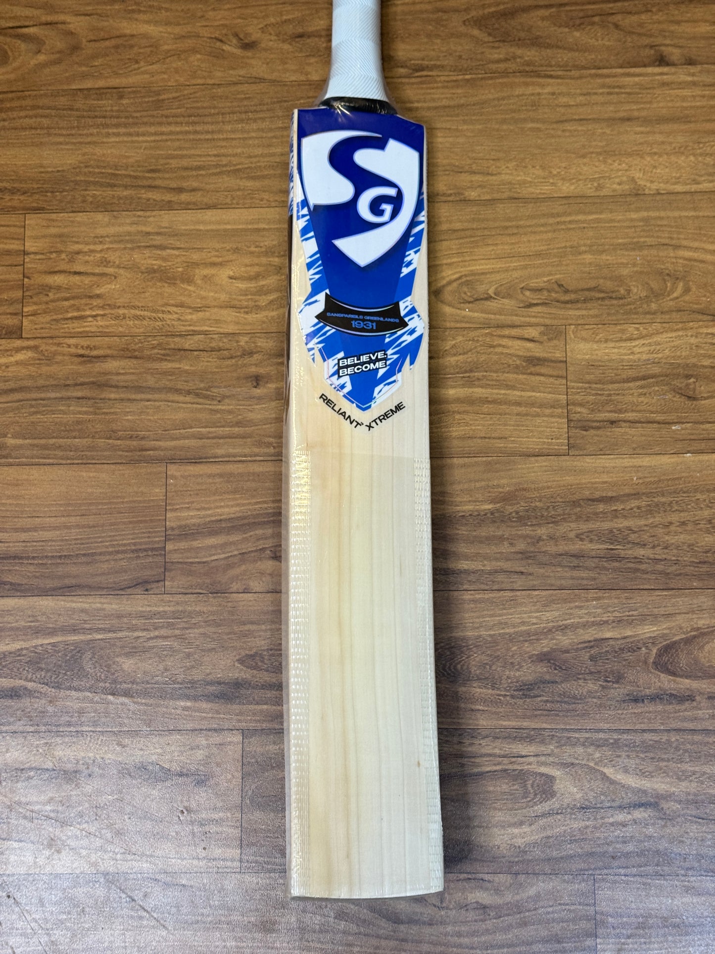 SG RELIANT XTREME ENGLISH WILLOW CRICKET BAT - SH