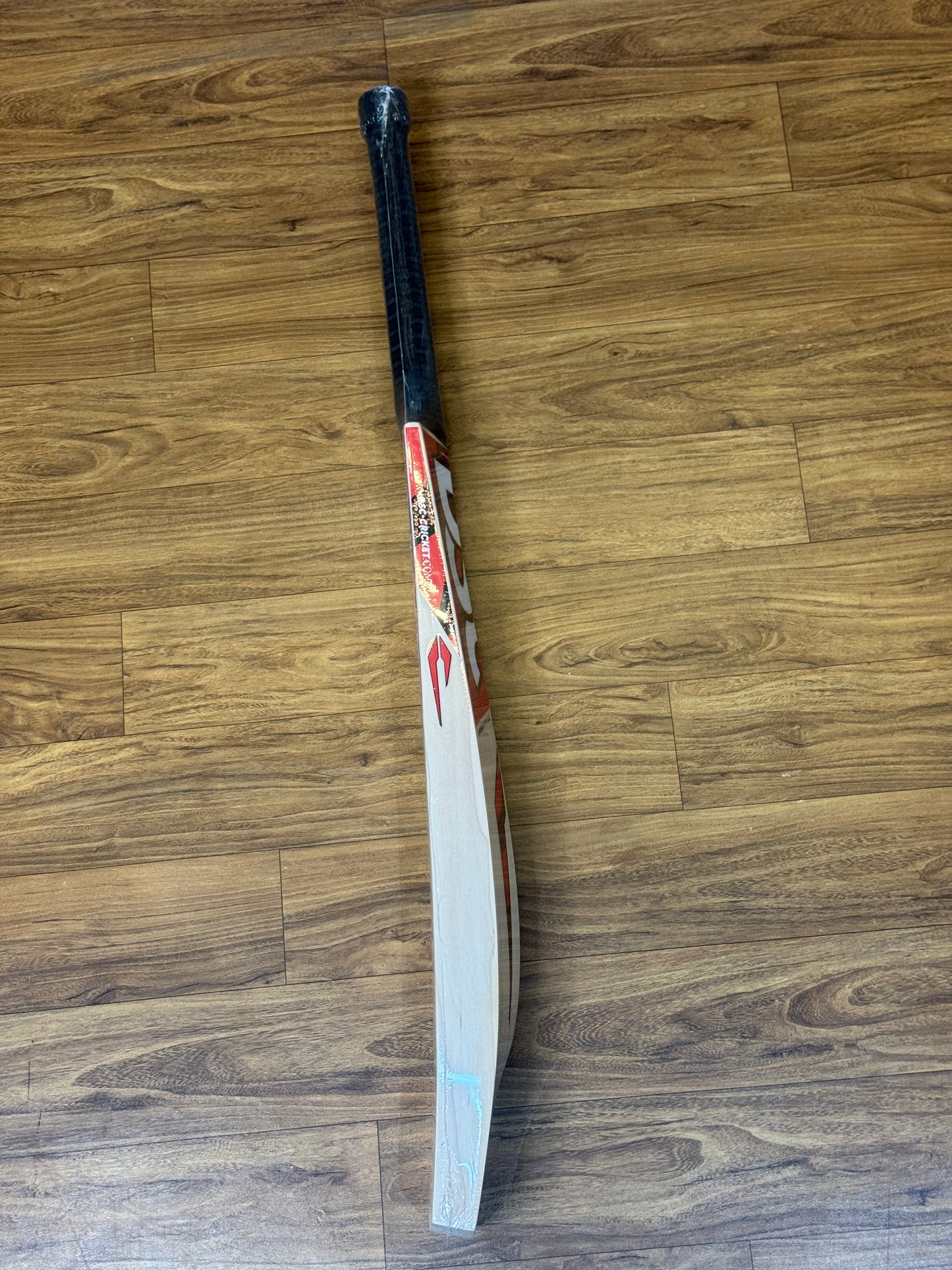 DSC INTENSE ATTITUDE ENGLISH WILLOW CRICKET BAT-SH