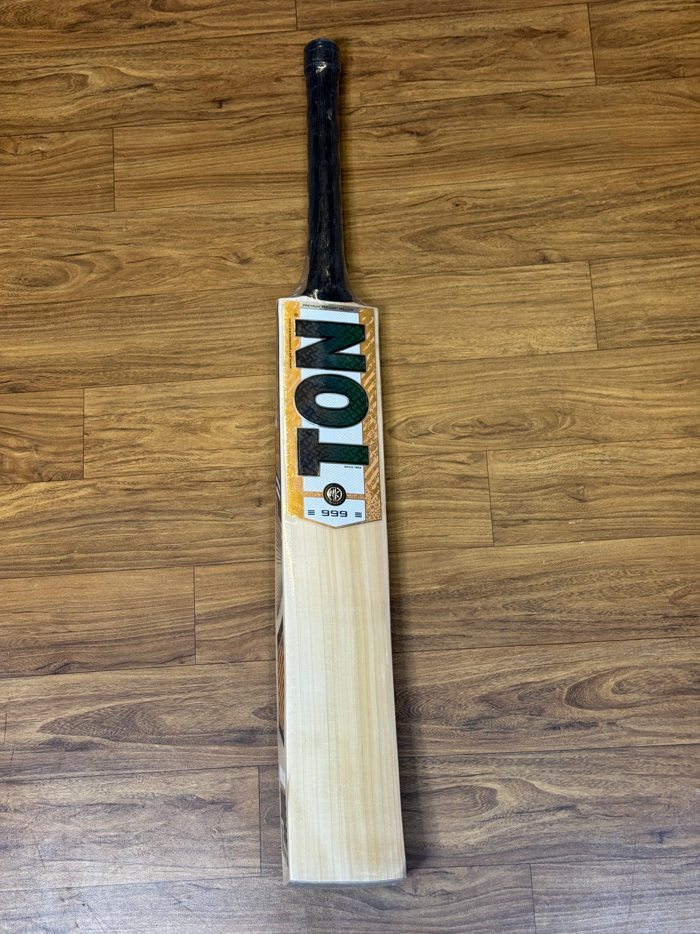 SS TON 999 ENGLISH WILLOW CRICKET BAT-SH