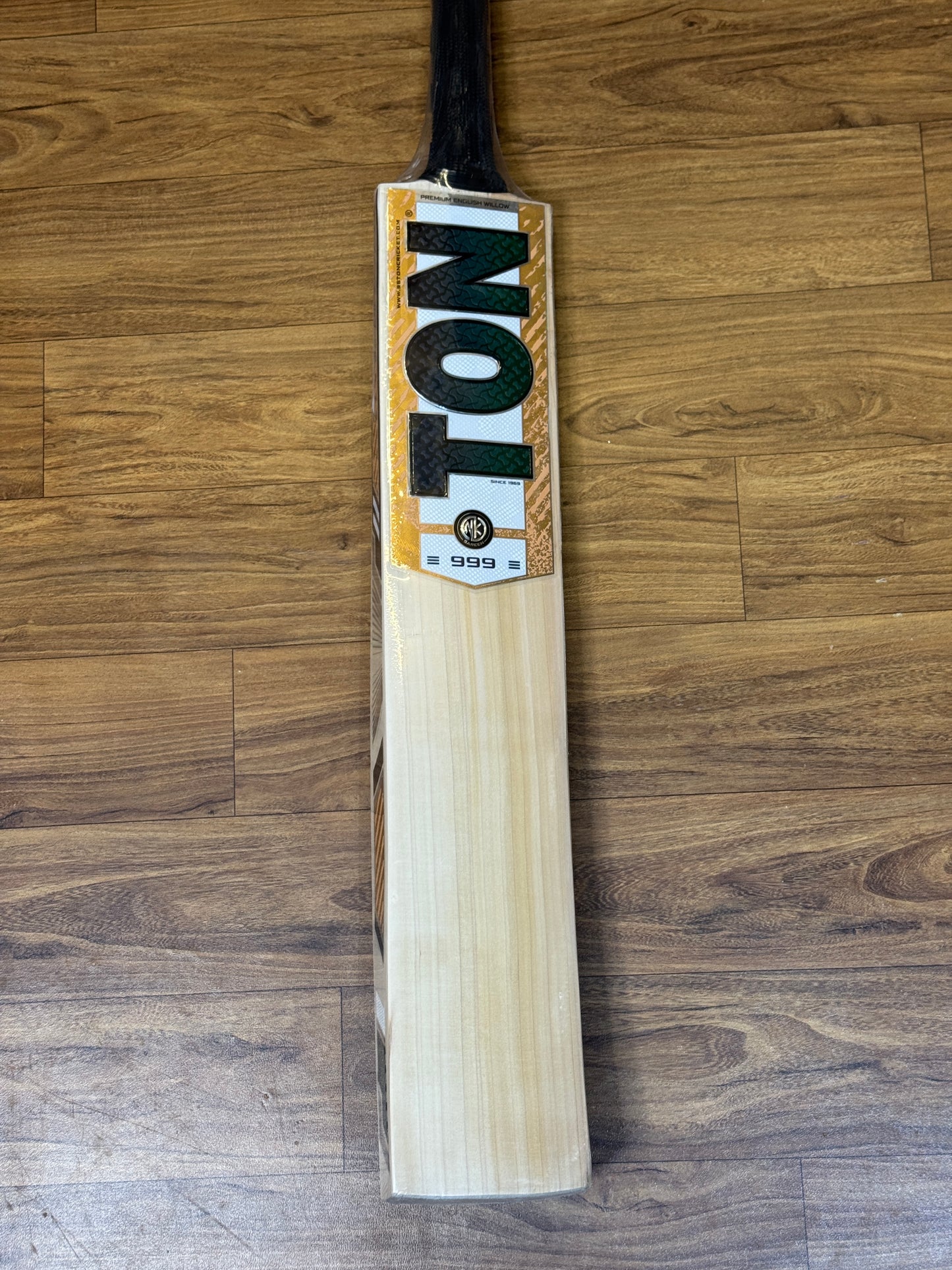 SS TON 999 ENGLISH WILLOW CRICKET BAT-SH