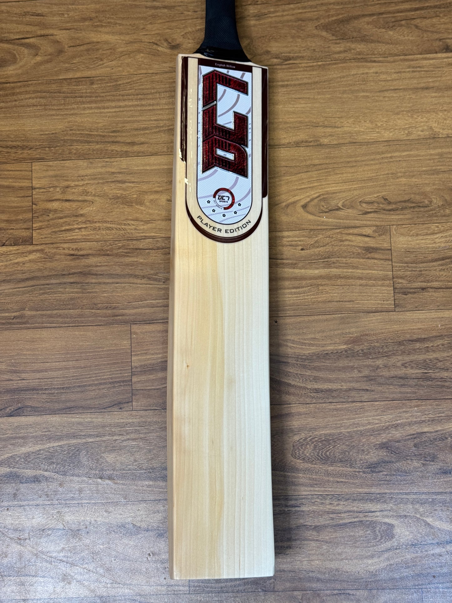 DC7 PLAYER EDITION ENGLISH WILLOW CRICKET BAT(SHREYAS IYER PROFILE)-SH