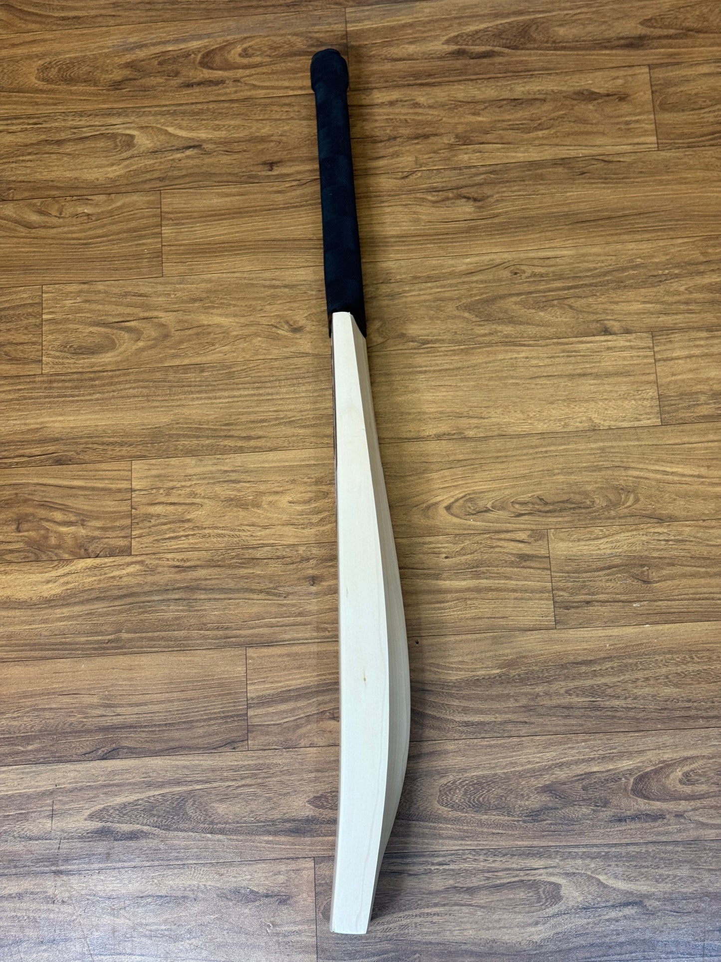 DC7 PLAYER EDITION ENGLISH WILLOW CRICKET BAT(SHREYAS IYER PROFILE)-SH