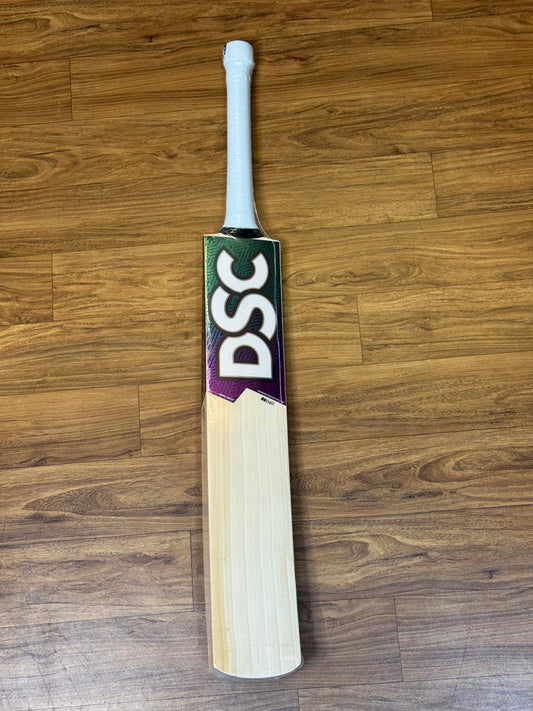 DSC RS 040 ENGLISH WILLOW CRICKET BAT-SH