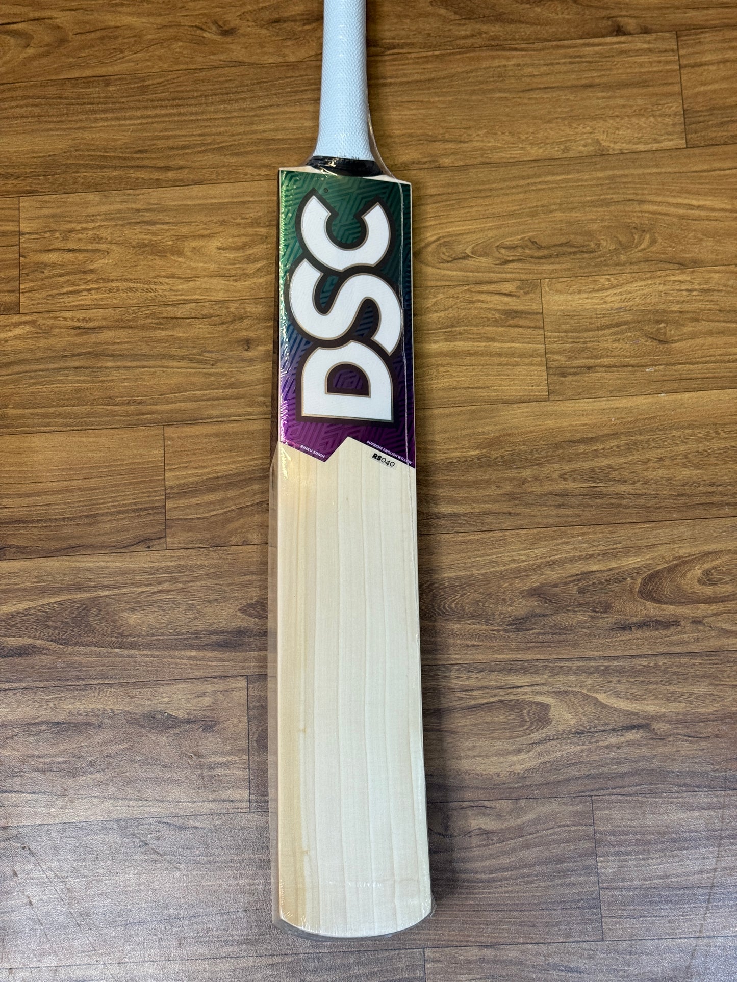 DSC RS 040 ENGLISH WILLOW CRICKET BAT-SH