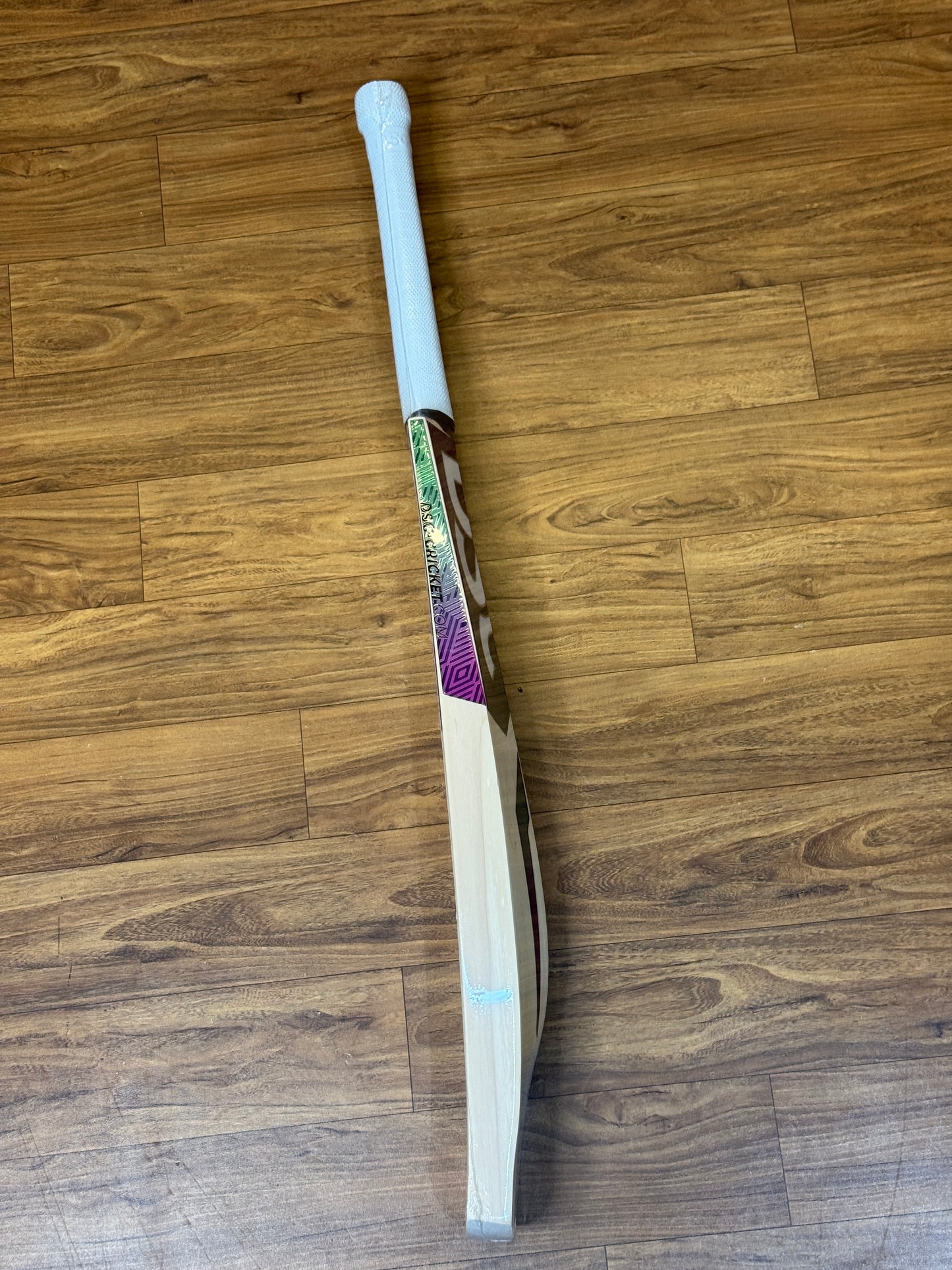 DSC RS 040 ENGLISH WILLOW CRICKET BAT-SH