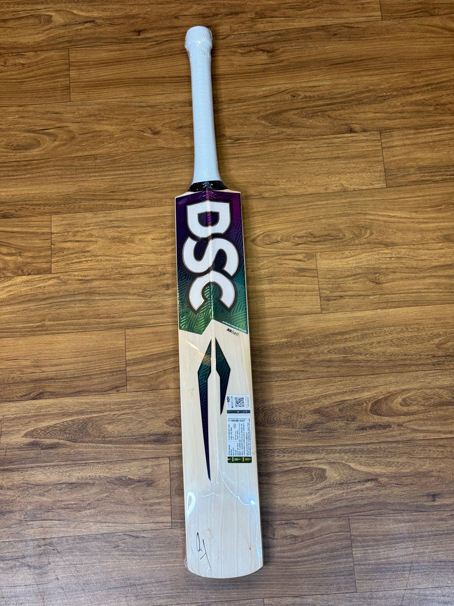DSC RS 040 ENGLISH WILLOW CRICKET BAT-SH
