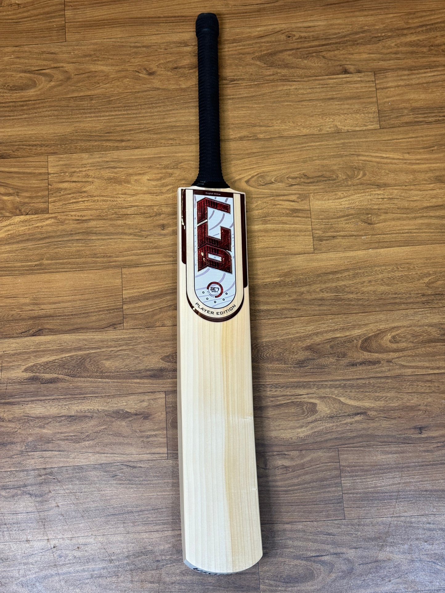 DC7 Player Edition English Willow Cricket Bat – SH (Hardik Pandya Profile)