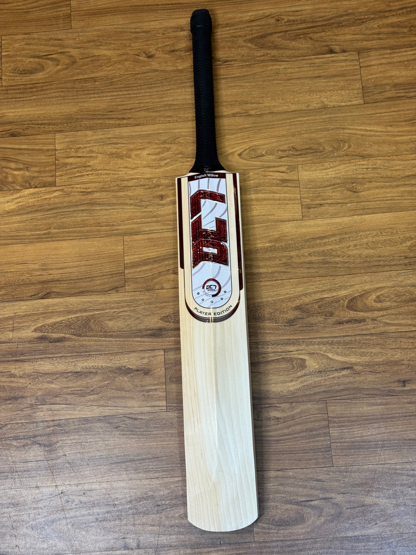 DC7 Player Edition English Willow Cricket Bat – SH (Hardik Pandya Profile)